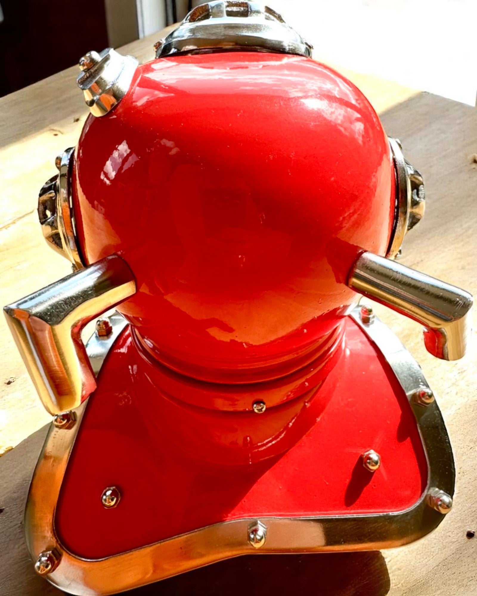 Hełm Odkrywcy Głębin - Edycja Kolekcjonerska z Możliwością Grawerowania, 35 cm, prezent dla strażaka lub nurka