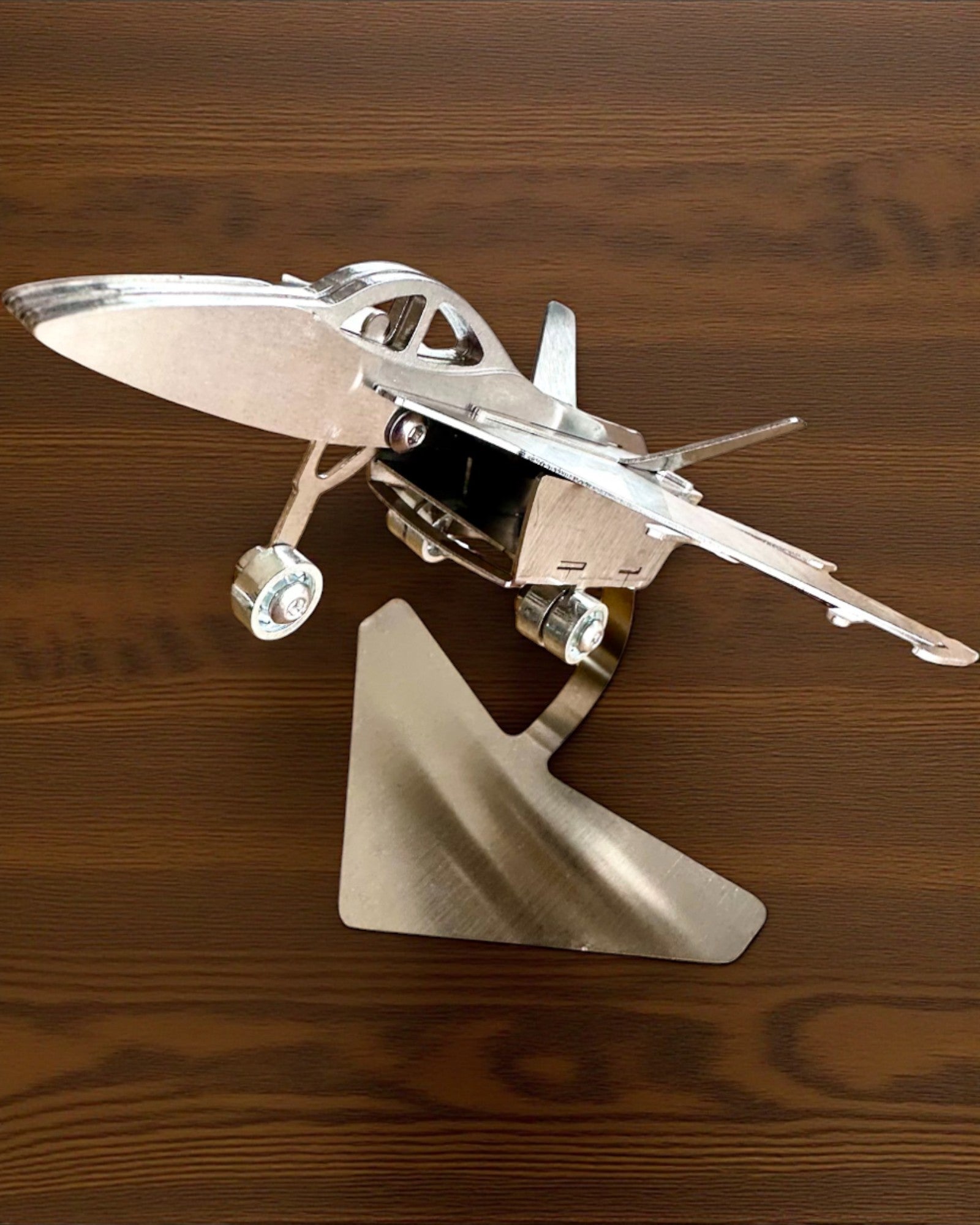 Metalowy Model Myśliwca „SkyRaptor” – stal nierdzewna, personalizowany grawer na prezent