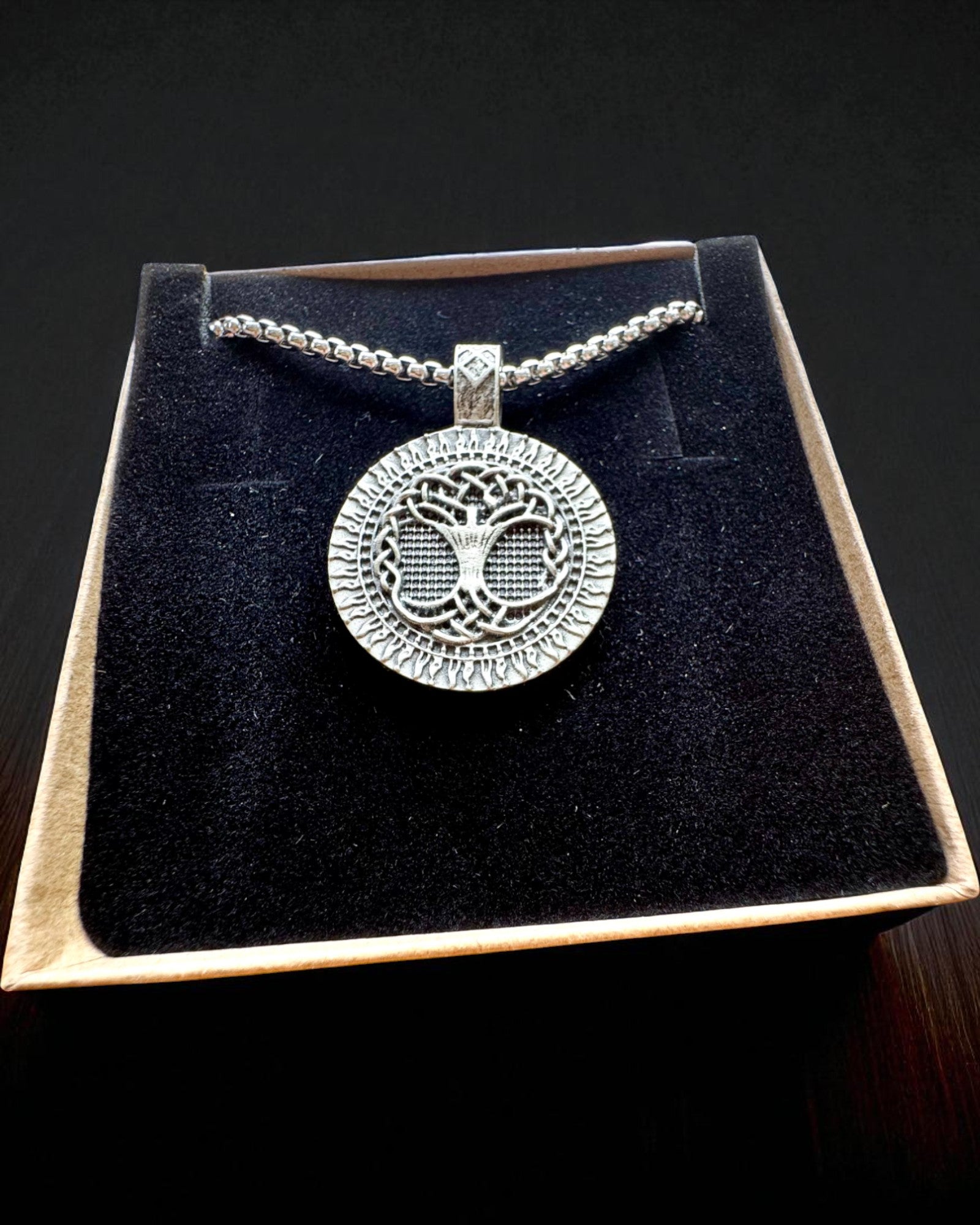 Amuletul Arborele Vieții cu Posibilitate de Gravare - colierul „Vitalitatea Naturii”, personalizare