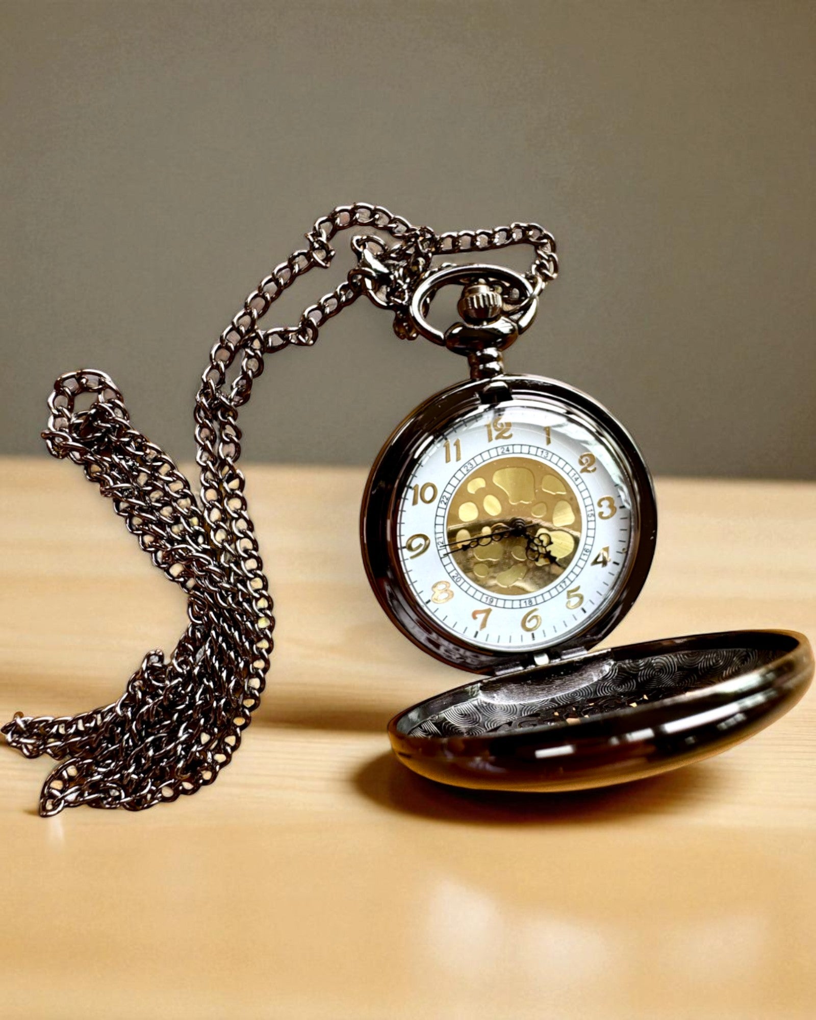 Ceas de buzunar negru „Midnight Elegance”, personalizare pentru cadou cu gravură