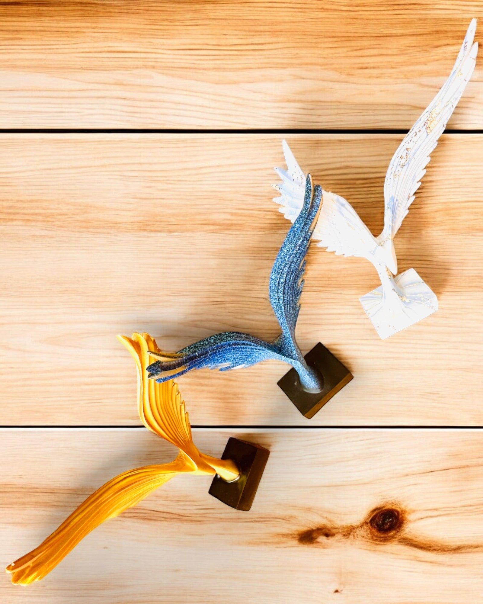 Figurină Elegantă Aripi de Îngeri 33 cm înălțime – "Gardienii Înaripați", posibilitate de personalizare cu gravură pentru cadou, personalizare, 3 variante de culoare