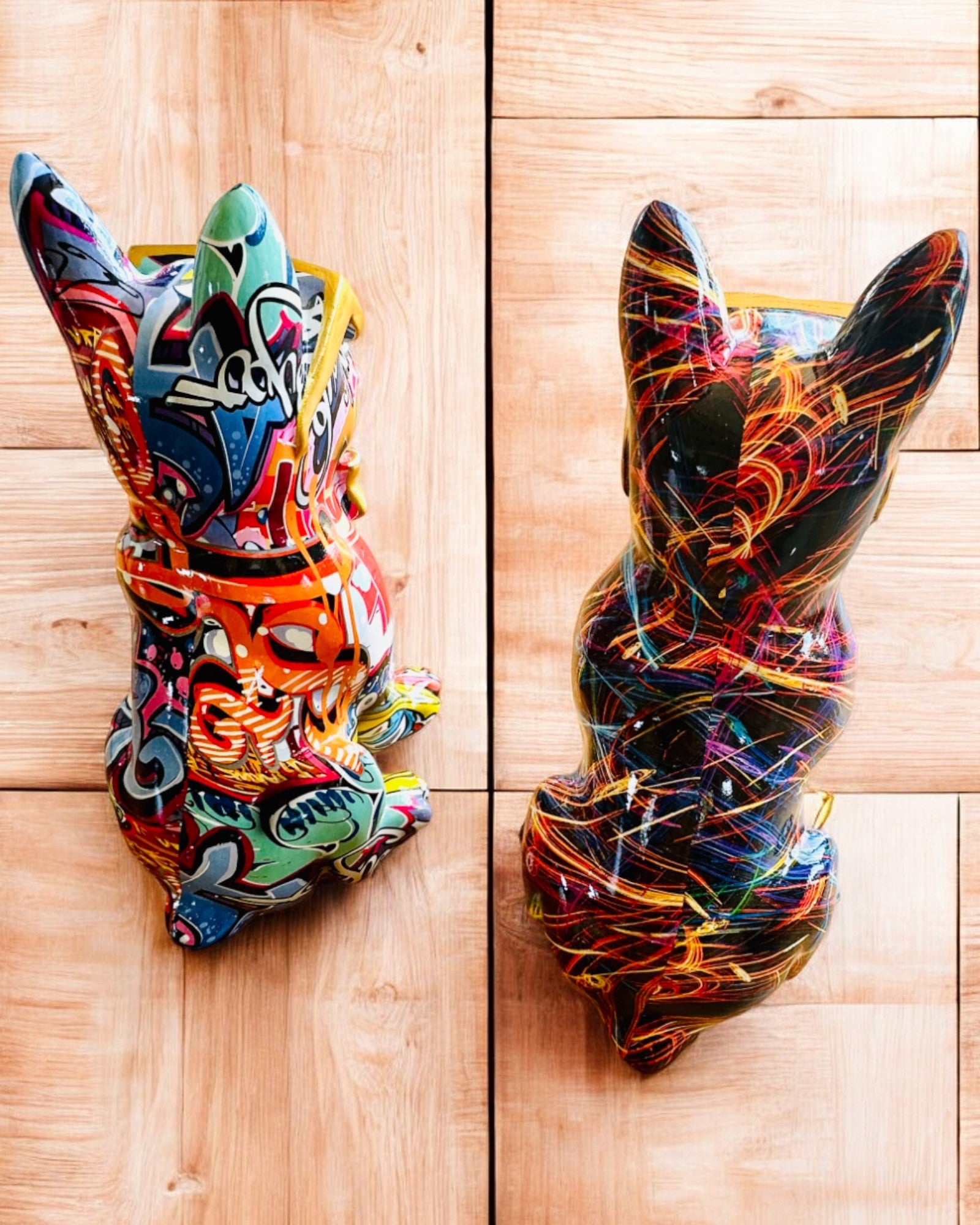 Bulldog Colorat cu Ochelari - Decorațiune Interioară Unică, figurină decorativă pentru cadou, personalizare cu gravură
