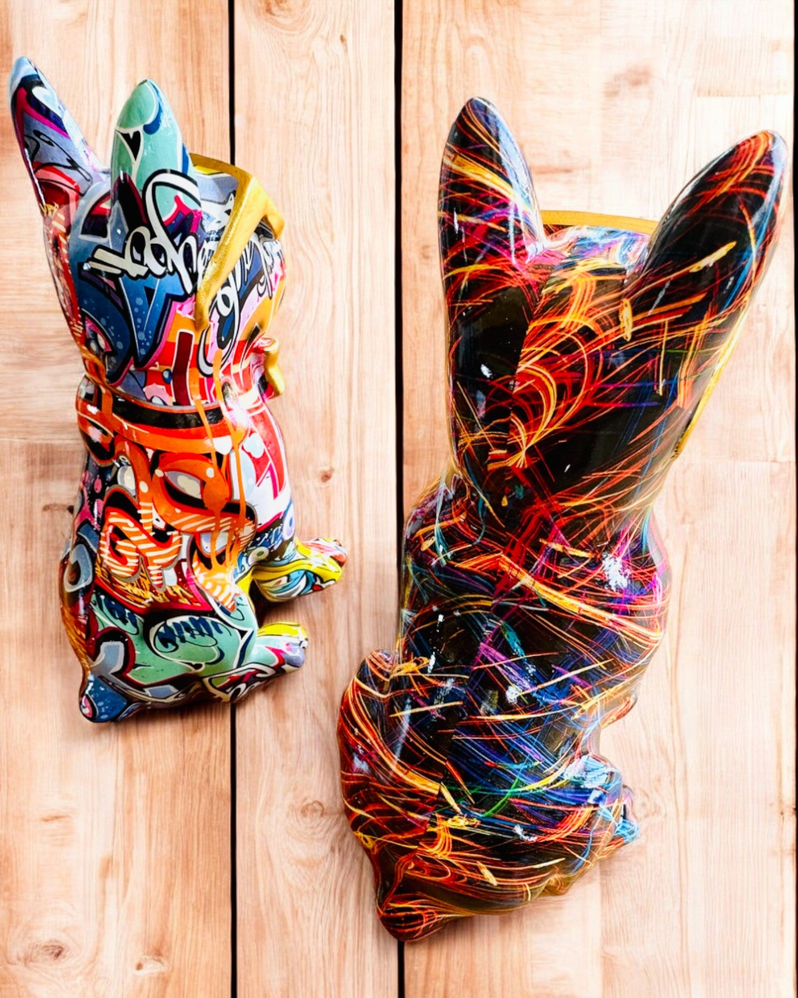 Bulldog Colorat cu Ochelari - Decorațiune Interioară Unică, figurină decorativă pentru cadou, personalizare cu gravură