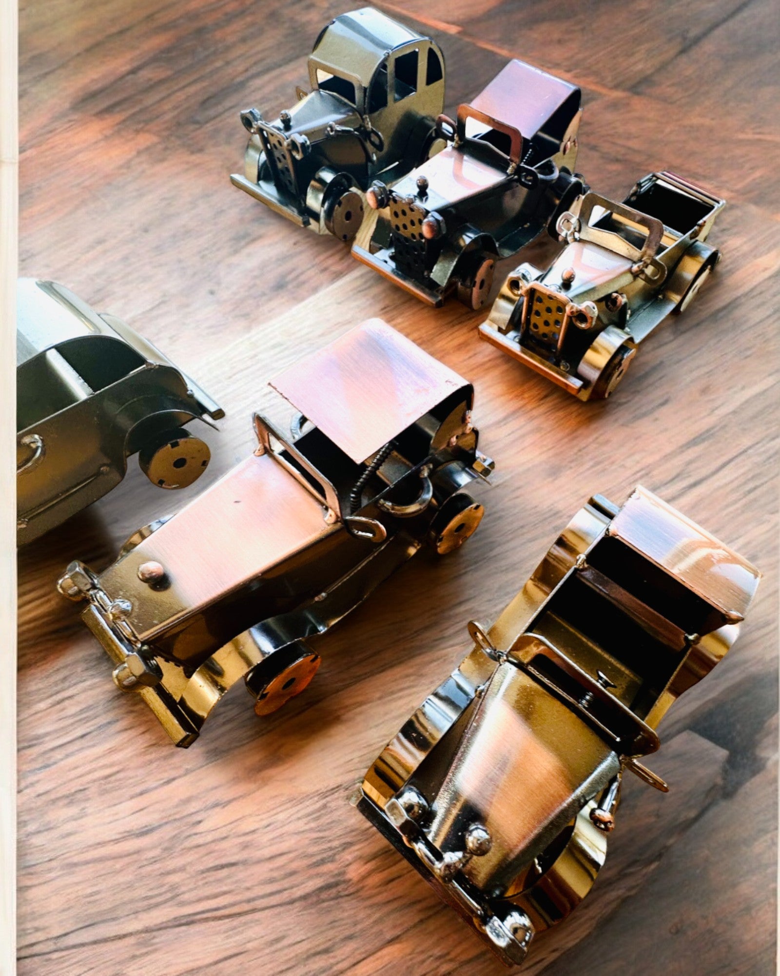 Mașină clasică Retro, automobil, din Fier - Colecția "Vintage Drive", model de mașină, personalizare cu gravură pentru cadou