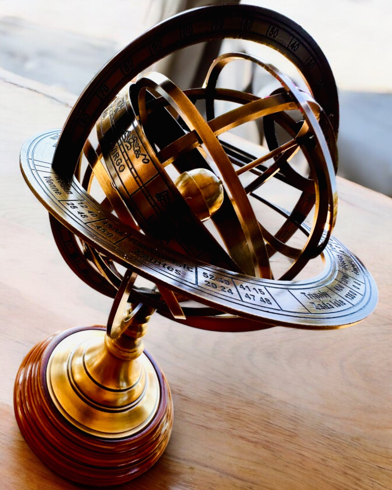 Astrolabium Artis 2 - 30 cm înălțime, Realizat Manual cu Opțiune de Gravare, decorațiune pentru birou, premium