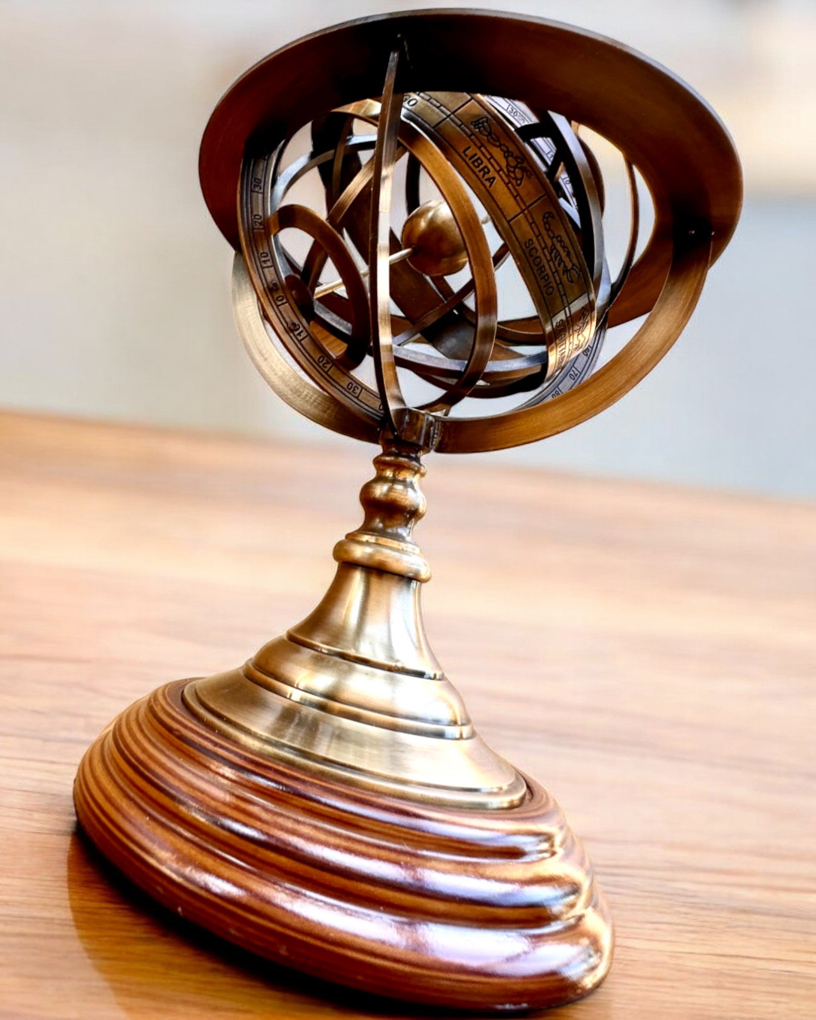 Astrolabium Artis 2 - 30 cm înălțime, Realizat Manual cu Opțiune de Gravare, decorațiune pentru birou, premium