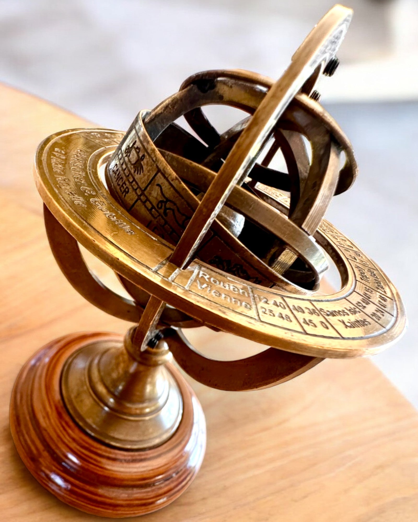 Astrolabium Artis 2 - 30 cm înălțime, Realizat Manual cu Opțiune de Gravare, decorațiune pentru birou, premium