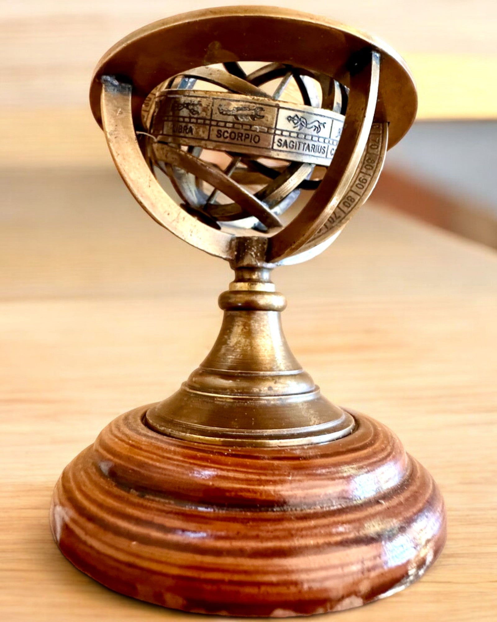 Astrolabium Artis 2 - 30 cm înălțime, Realizat Manual cu Opțiune de Gravare, decorațiune pentru birou, premium