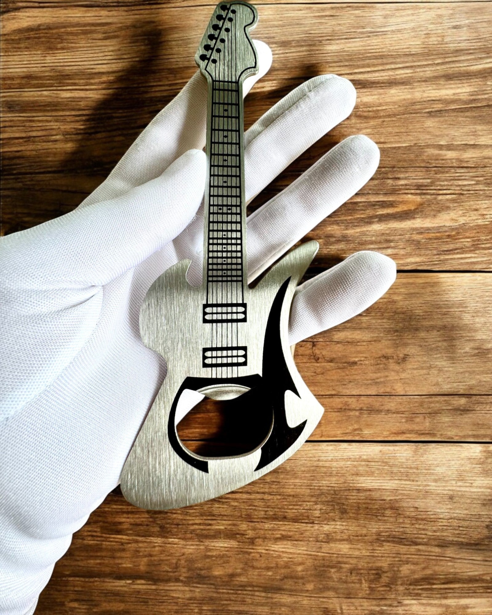 Deschizător de sticle Chitară Rock'n'Open, 2 variante, personalizare cu gravură pentru cadou