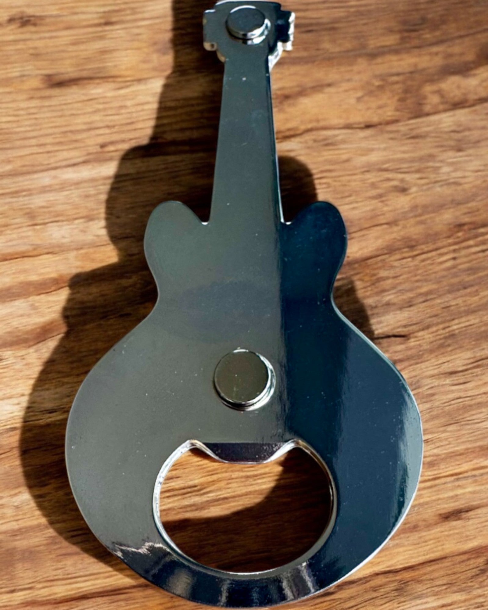 Deschizător de sticle Chitară Rock'n'Open, 2 variante, personalizare cu gravură pentru cadou