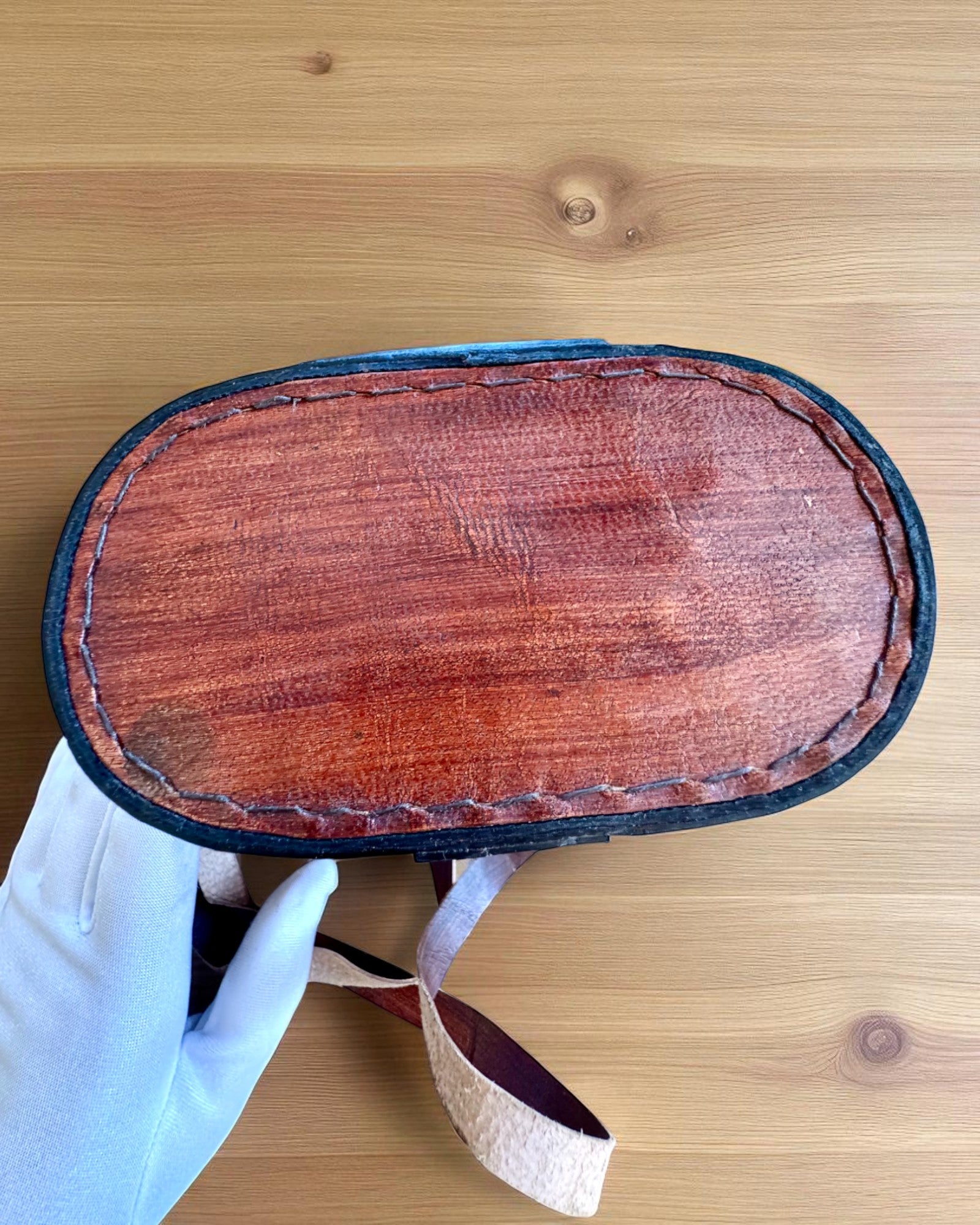 Lornetka z etui skórzanym Victorian's Eye, 11 cm Mosiężna, Ręcznie zdobiona, personalizacja grawerem na prezent