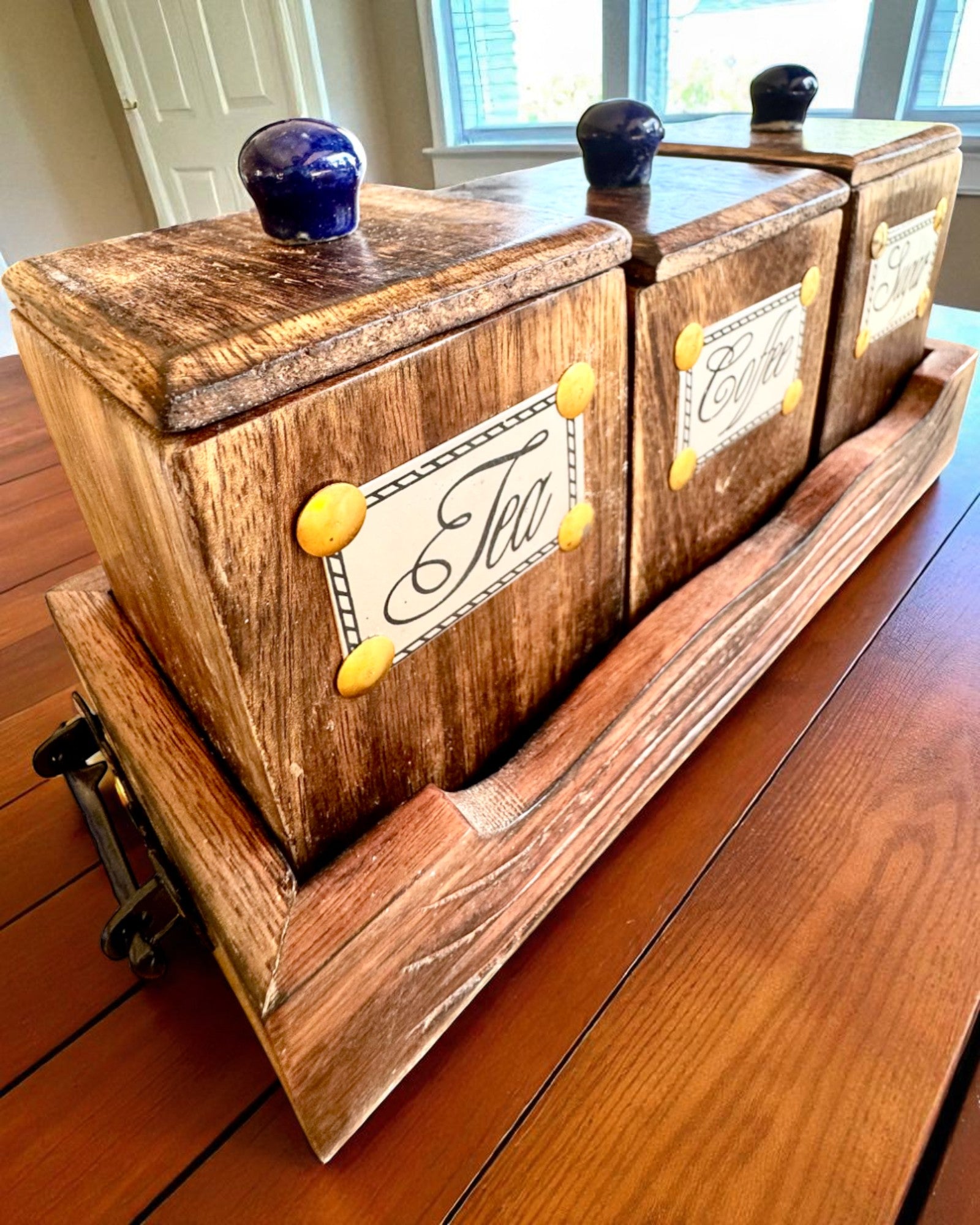 Set Royal Trio – Ceai, Cafea, Zahăr din lemn Shisham, lucrat manual, cu opțiune de gravare pentru cadou