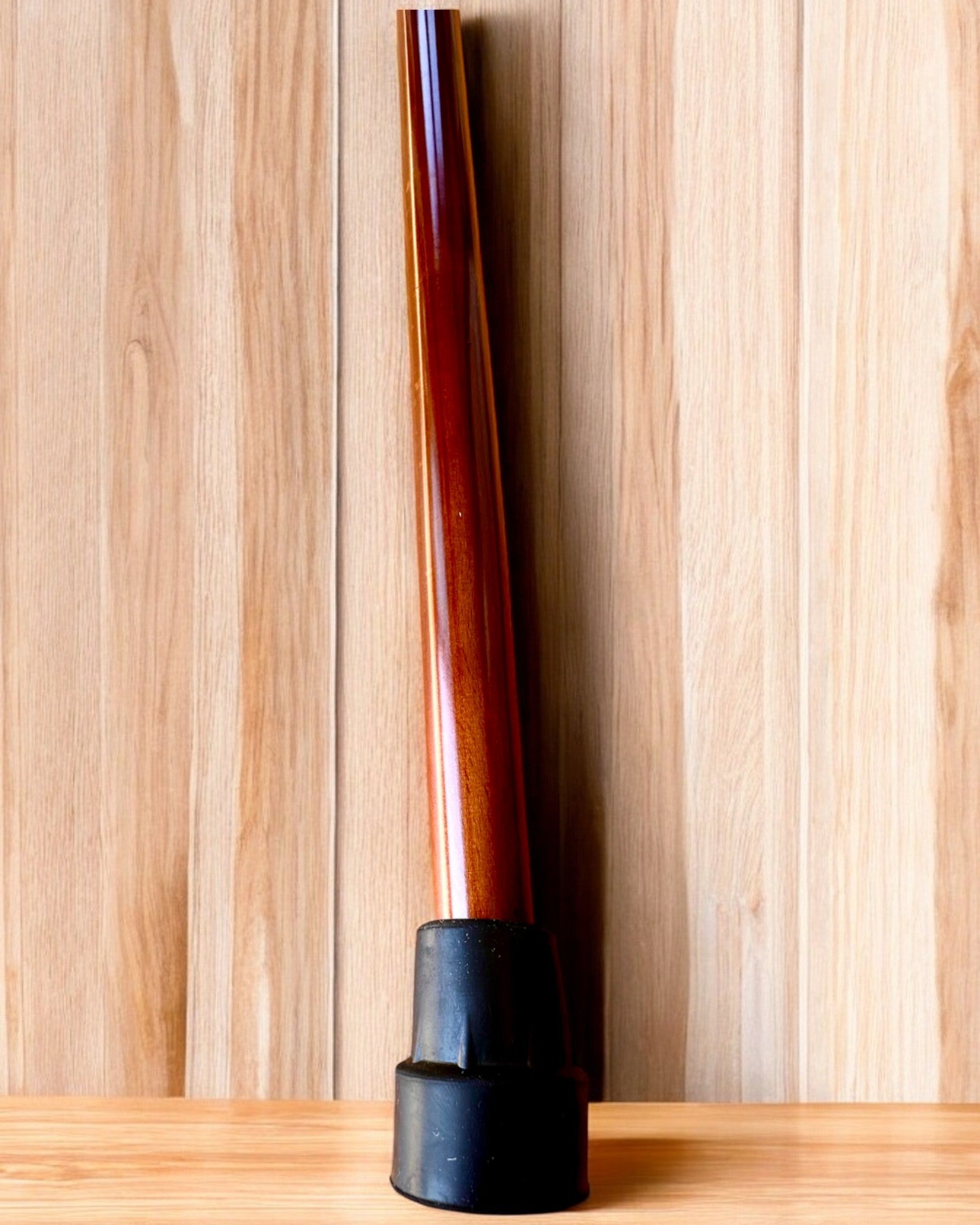 Baston de plimbare 'Laska "Regele Junglei", din lemn, posibilitate de personalizare cu gravură