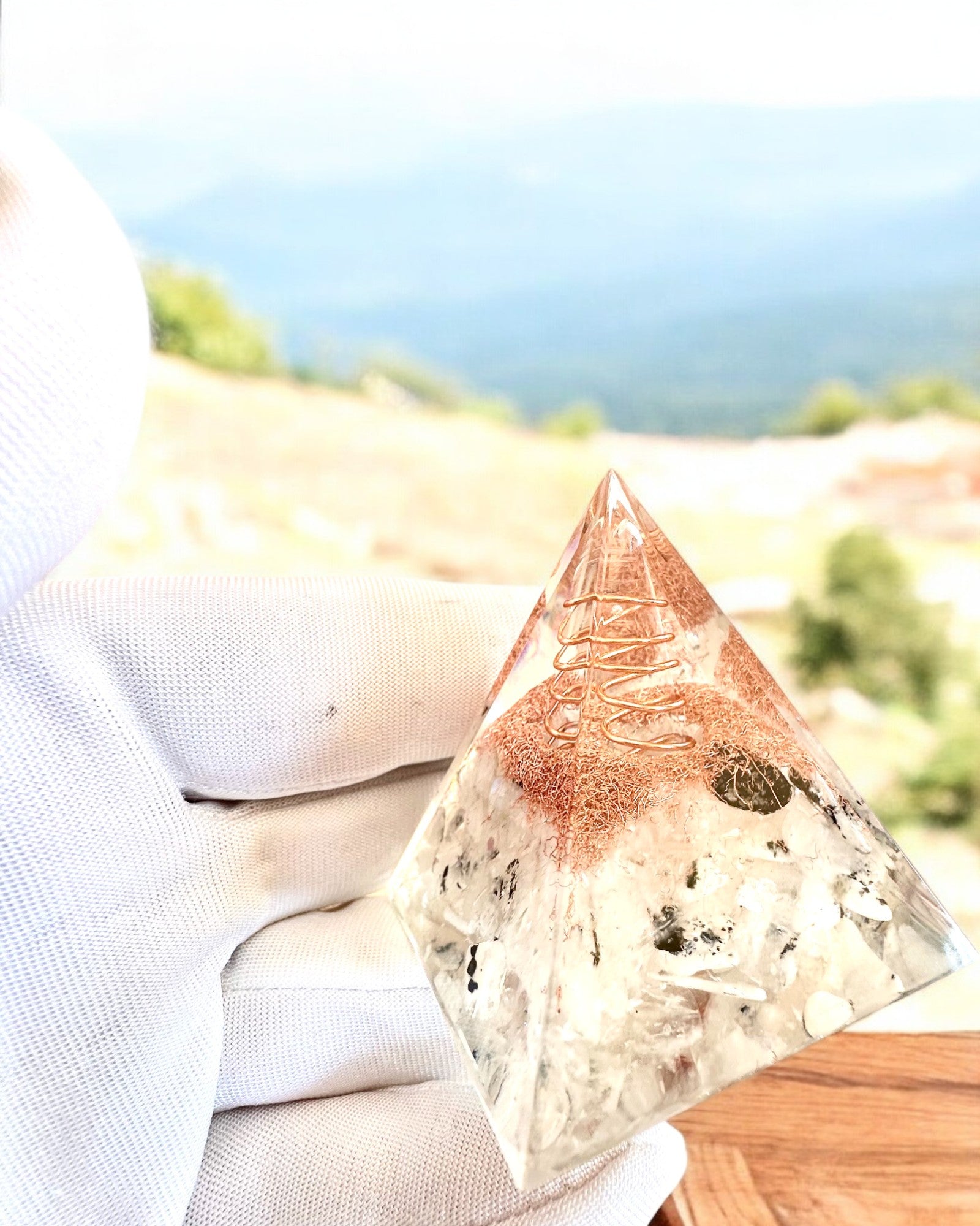 Piramida Energetică orgonit "Copper Harmony"