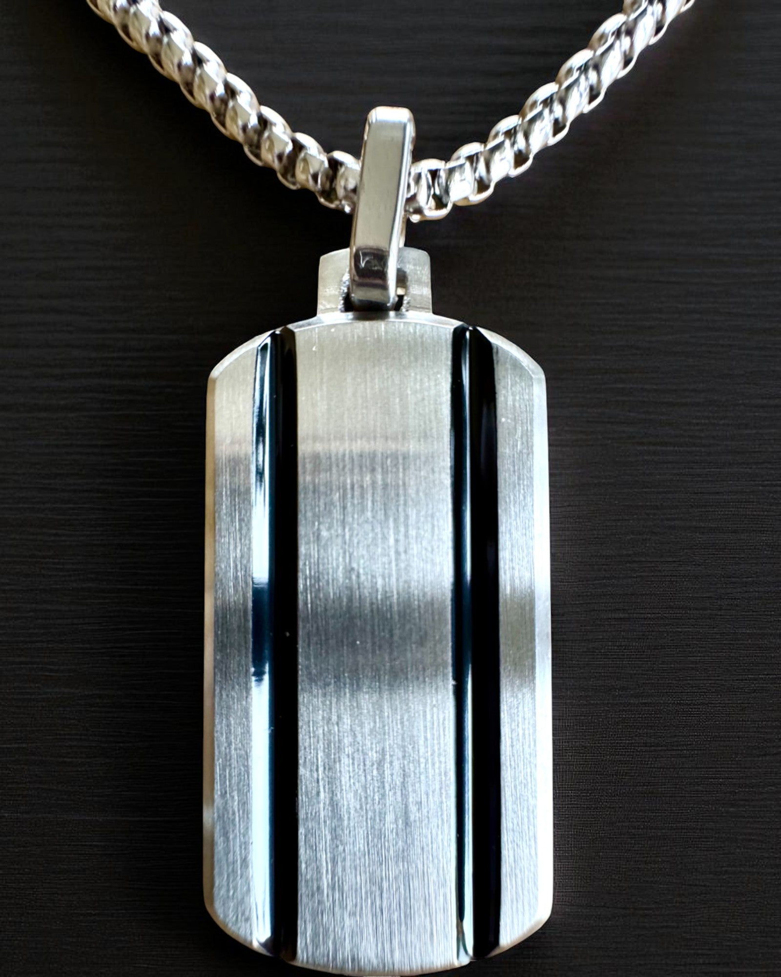 Colier bărbătesc Dog Tag „SteelVision” – oțel inoxidabil, 15 variante, personalizare cu gravură