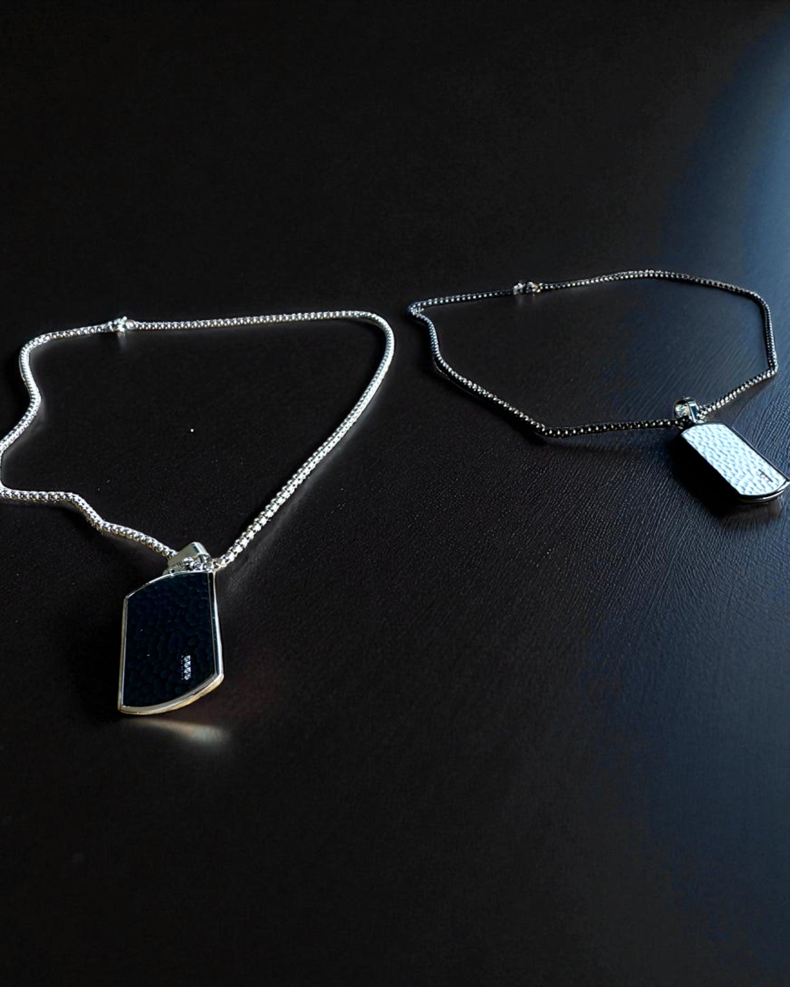 Colier bărbătesc Dog Tag „SteelVision” – oțel inoxidabil, 15 variante, personalizare cu gravură