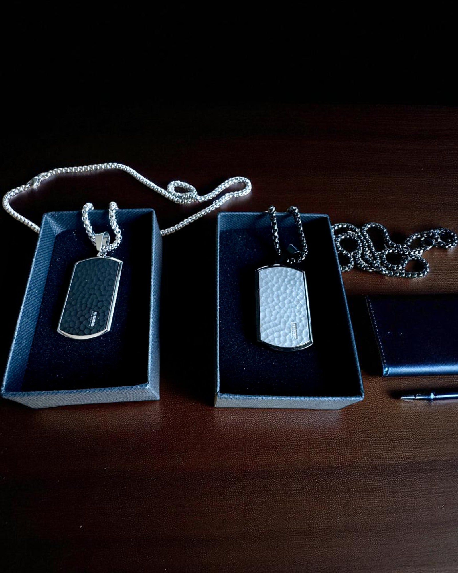 Colier bărbătesc Dog Tag „SteelVision” – oțel inoxidabil, 15 variante, personalizare cu gravură
