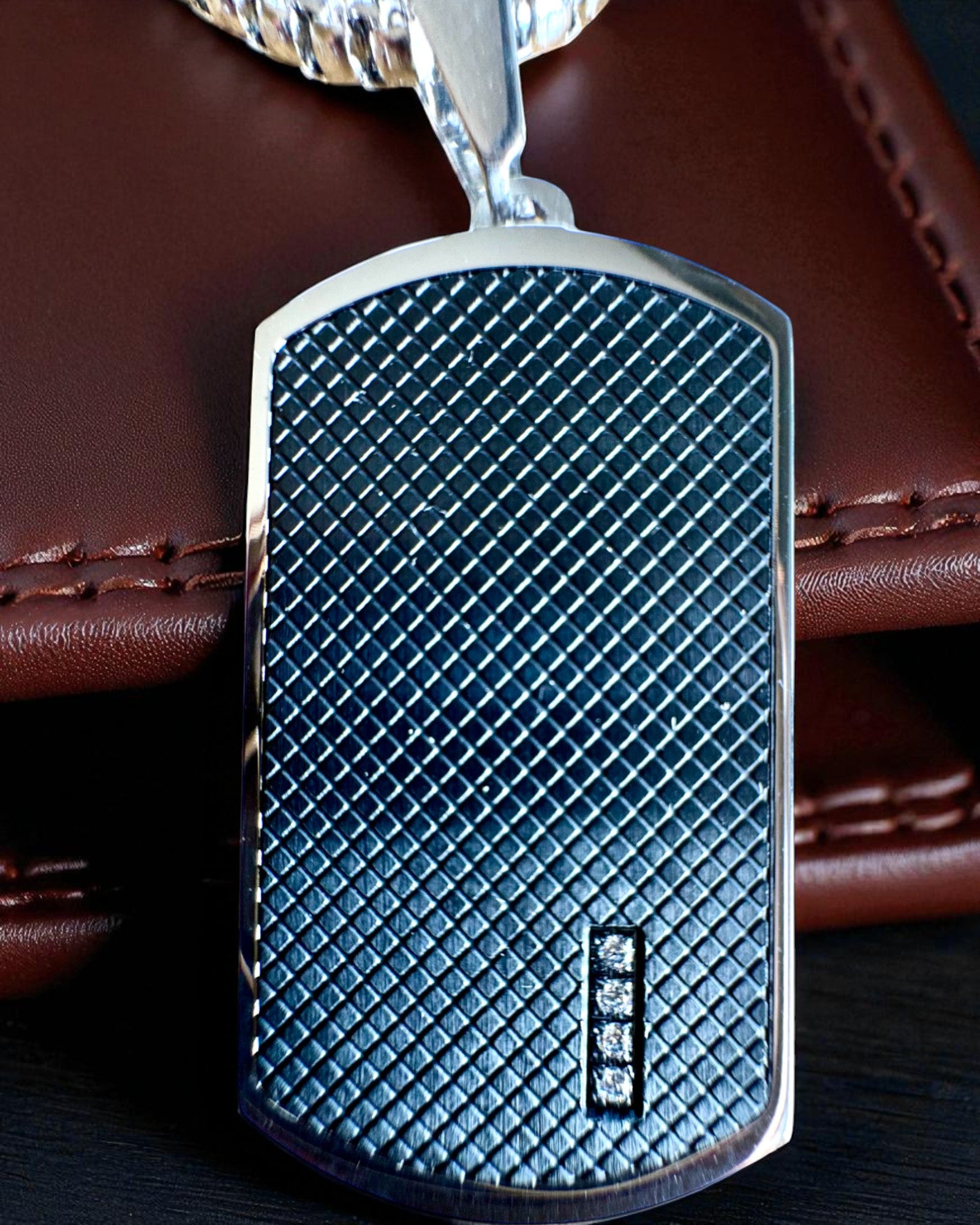 Colier bărbătesc Dog Tag „SteelVision” – oțel inoxidabil, 15 variante, personalizare cu gravură