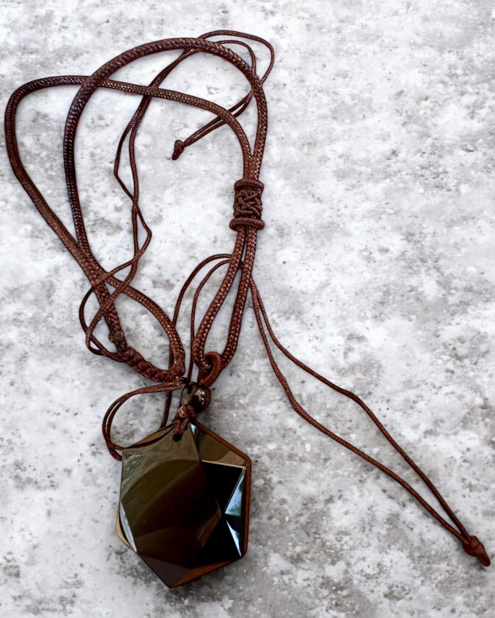 Amulet din obsidian negru „Steaua lui David”, posibilitate de personalizare cu gravură pentru cadou