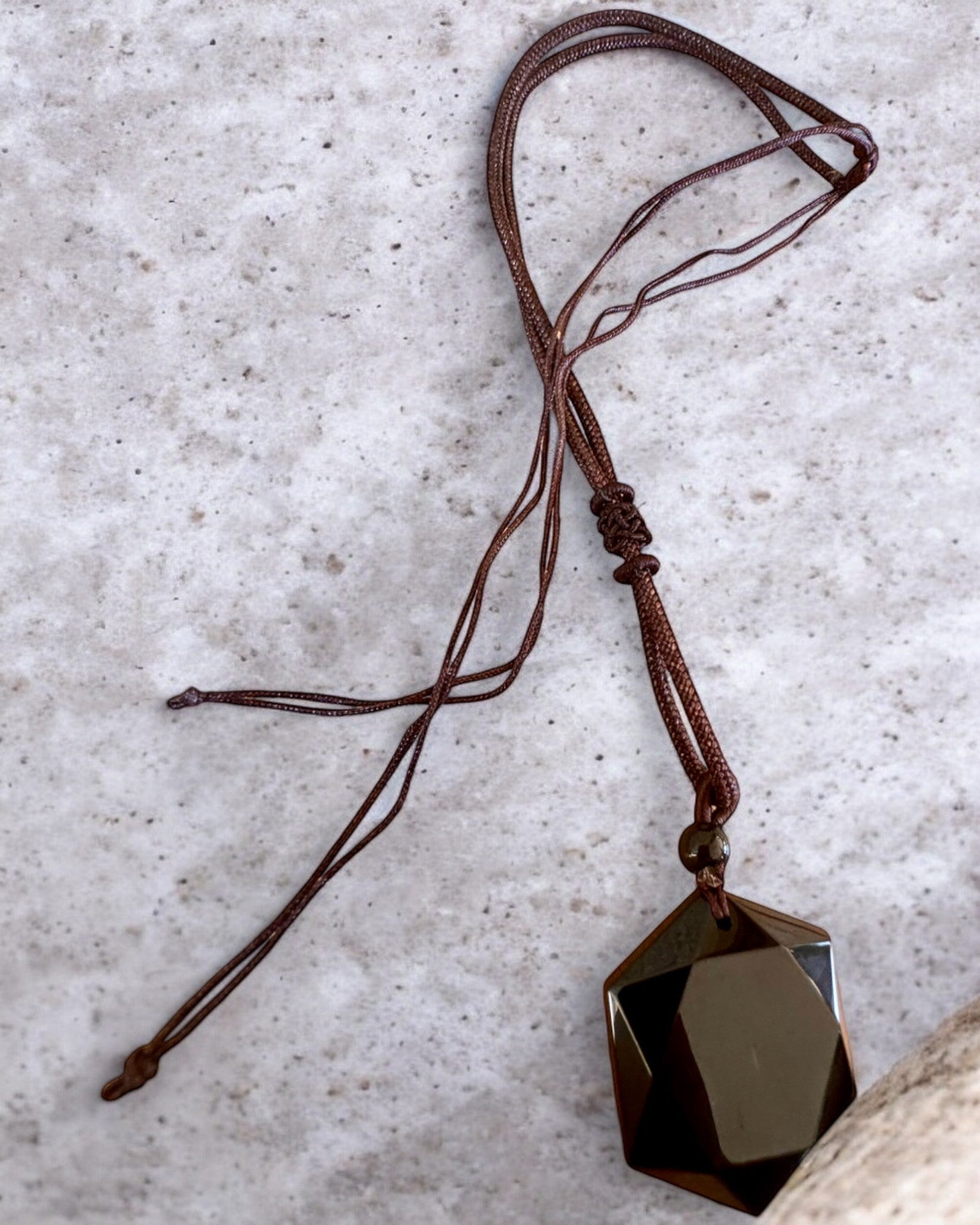 Amulet din obsidian negru „Steaua lui David”, posibilitate de personalizare cu gravură pentru cadou