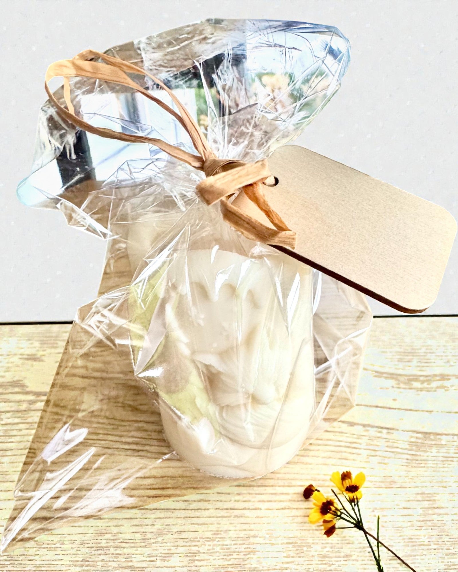 Lumânare din soia Vulpița de Iarnă, 7,5 cm înălțime, lumânare din soia turnată manual cu o vulpiță adorabilă adormită, personalizabilă cu gravură pe plăcuță