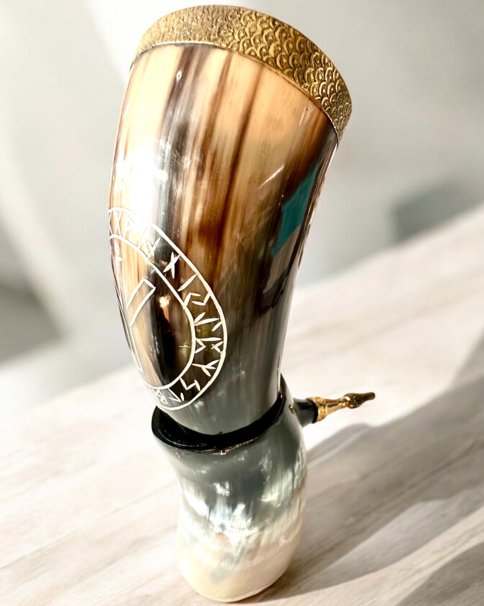 Cana din Corn "Viking Valor" - Gravură Manuală, Calitate Premium - 4 variante disponibile