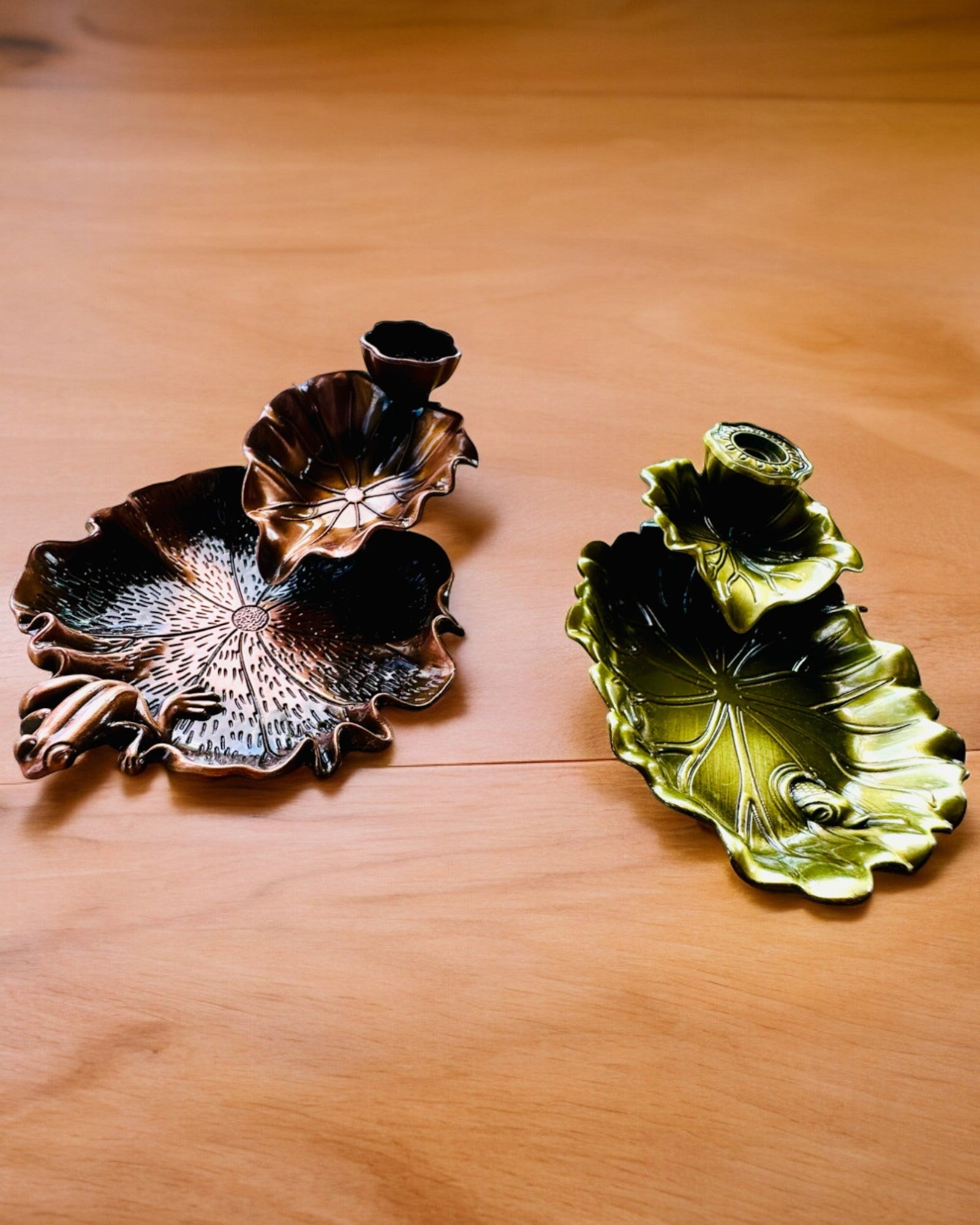 Suport Metalic Elegant pentru Tămâie Frunză de Lotus - 4 variante disponibile, posibilitate de personalizare cu gravură pentru cadou