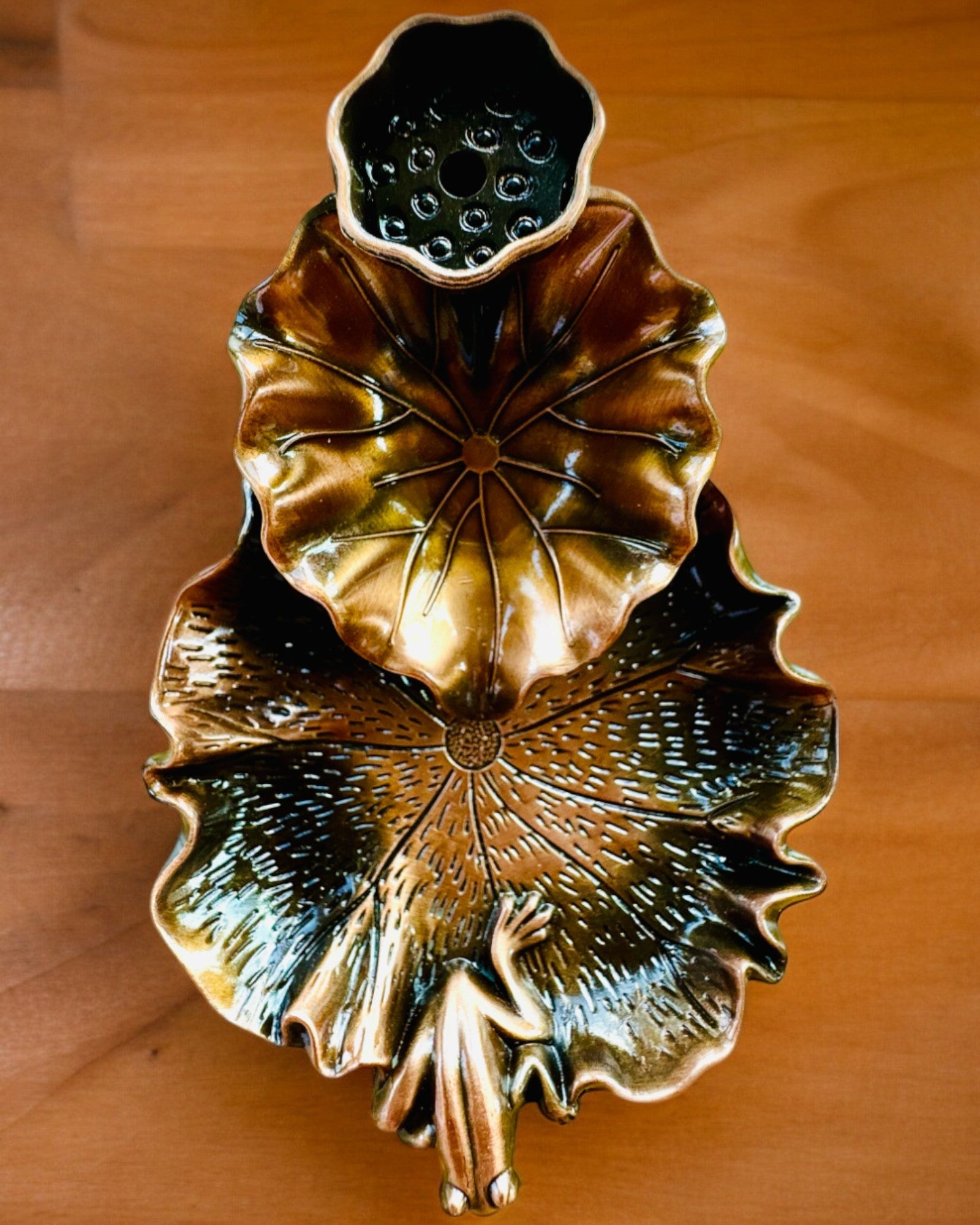 Suport Metalic Elegant pentru Tămâie Frunză de Lotus - 4 variante disponibile, posibilitate de personalizare cu gravură pentru cadou