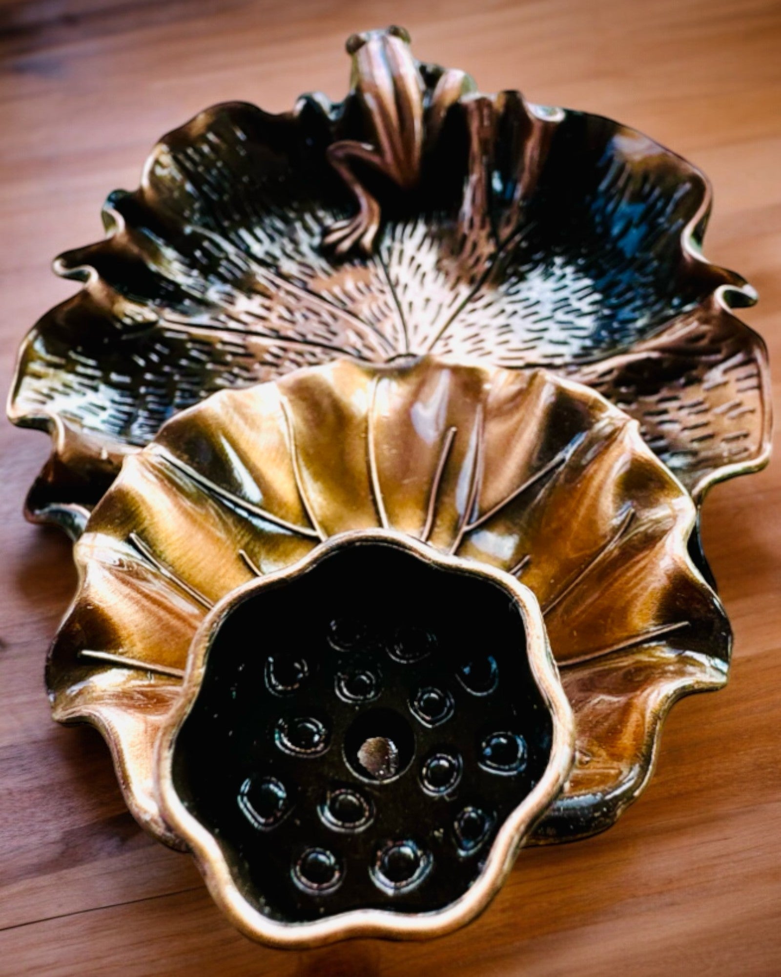 Suport Metalic Elegant pentru Tămâie Frunză de Lotus - 4 variante disponibile, posibilitate de personalizare cu gravură pentru cadou