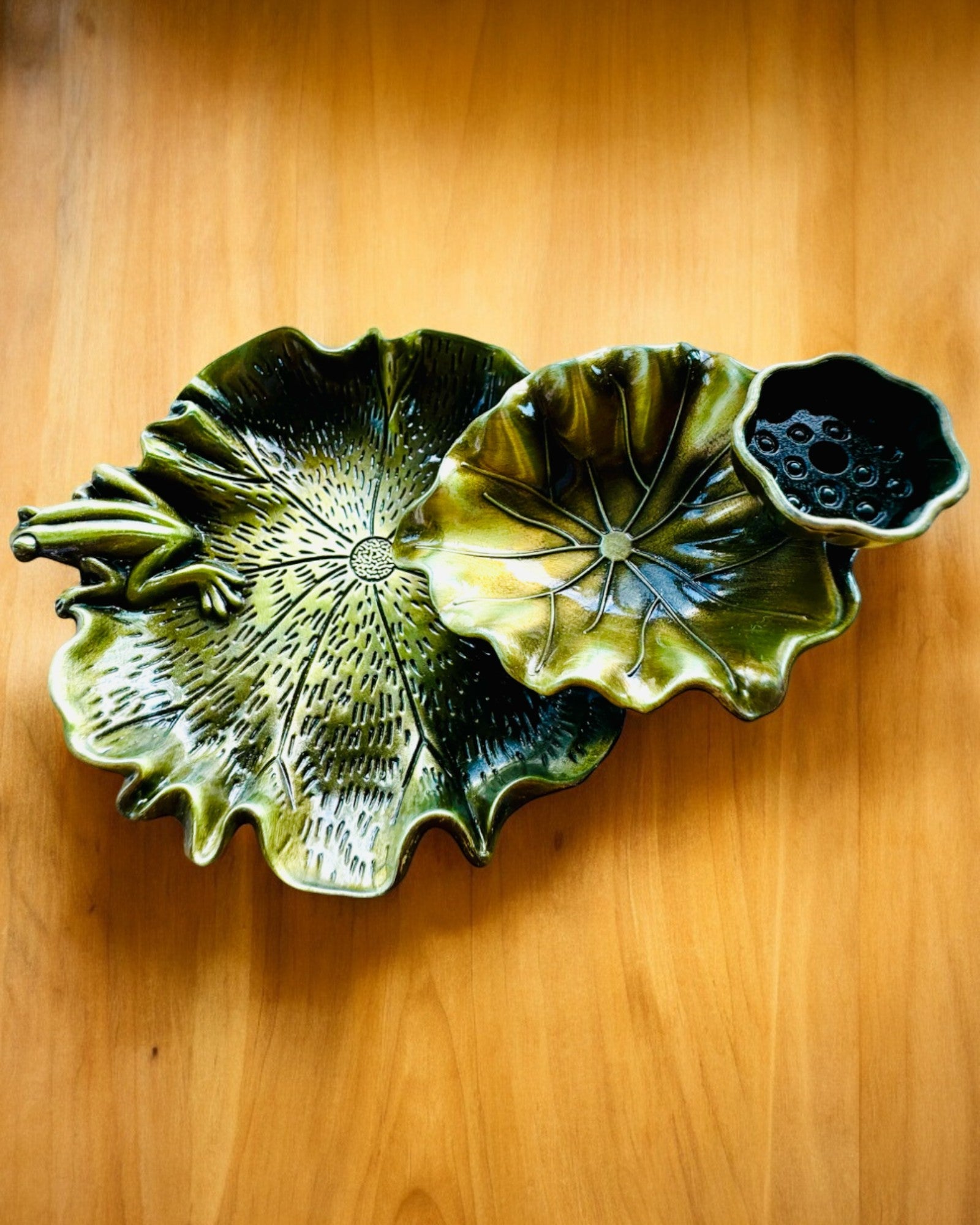 Suport Metalic Elegant pentru Tămâie Frunză de Lotus - 4 variante disponibile, posibilitate de personalizare cu gravură pentru cadou