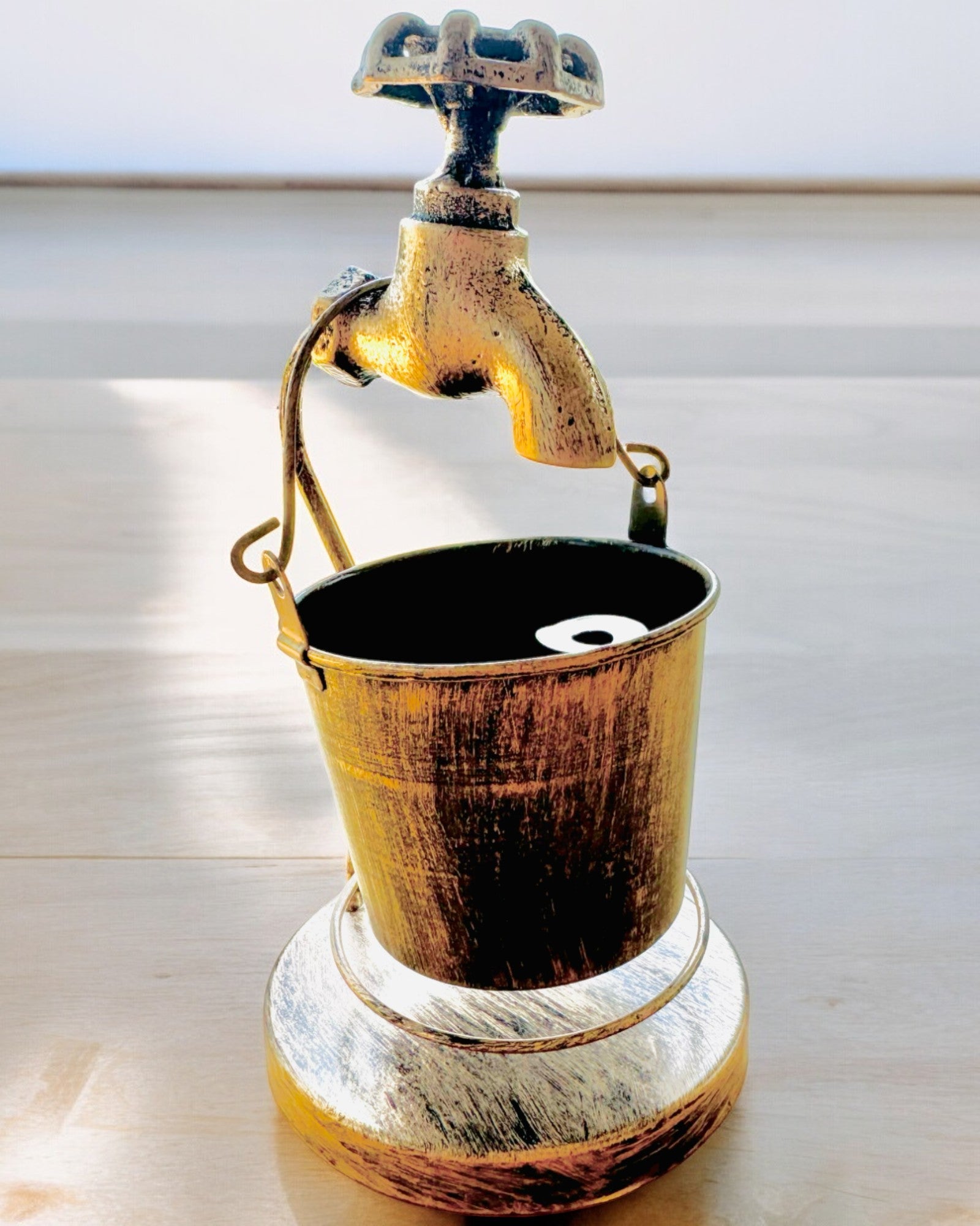 Scrumieră Metalică Elegantă "Rustic Charm" cu înălțimea de 19-23 cm, 8 variante disponibile, gravură la cerere