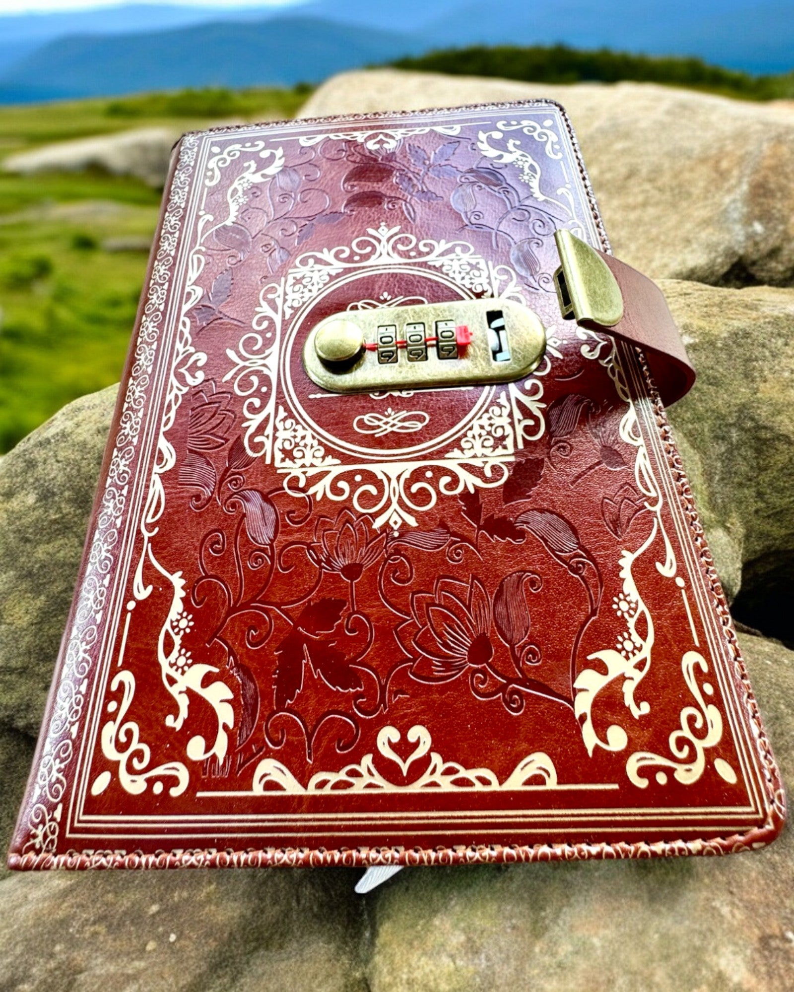 Notițele din Piele Exclusivistă "Sekretnik" A5 cu Lacăt cu Cod - personalizare cu gravură