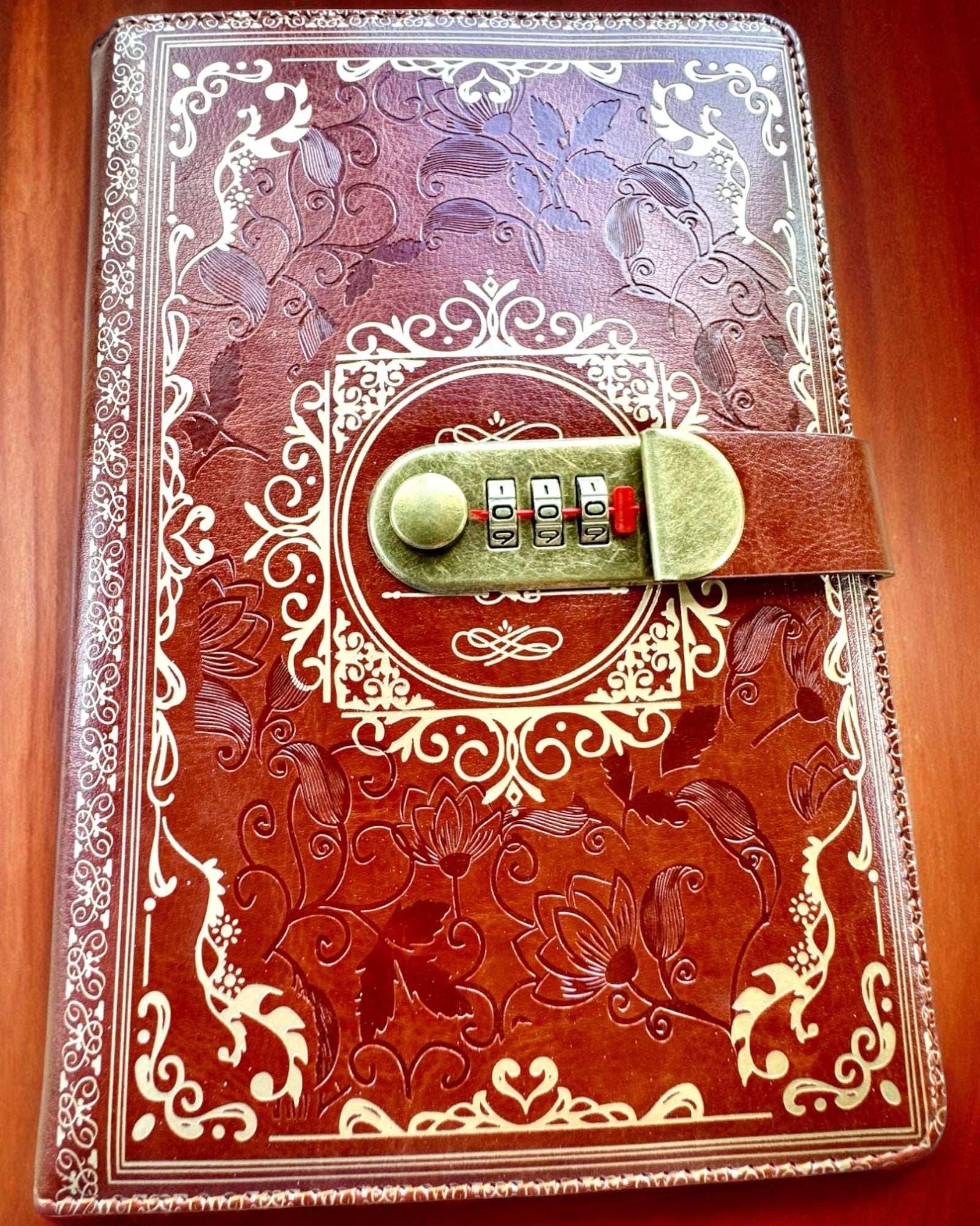 Notițele din Piele Exclusivistă "Sekretnik" A5 cu Lacăt cu Cod - personalizare cu gravură