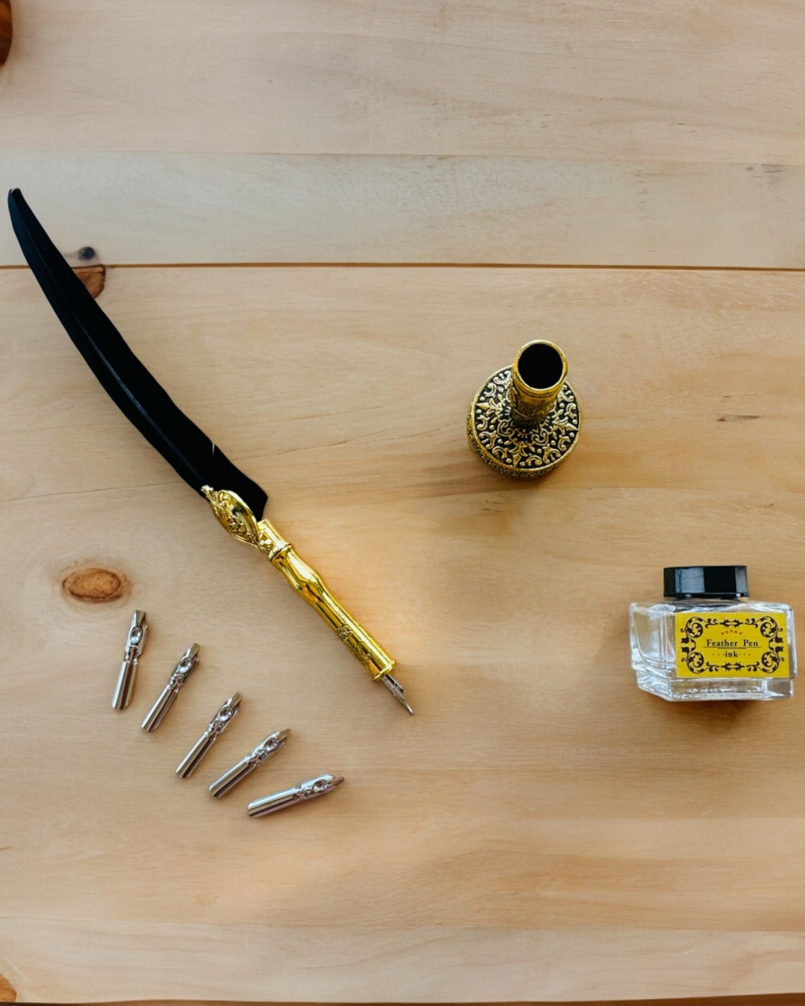 "Pană de gâscă elegantă cu set de accesorii - Royal Quill, posibilitate de personalizare cu gravură"