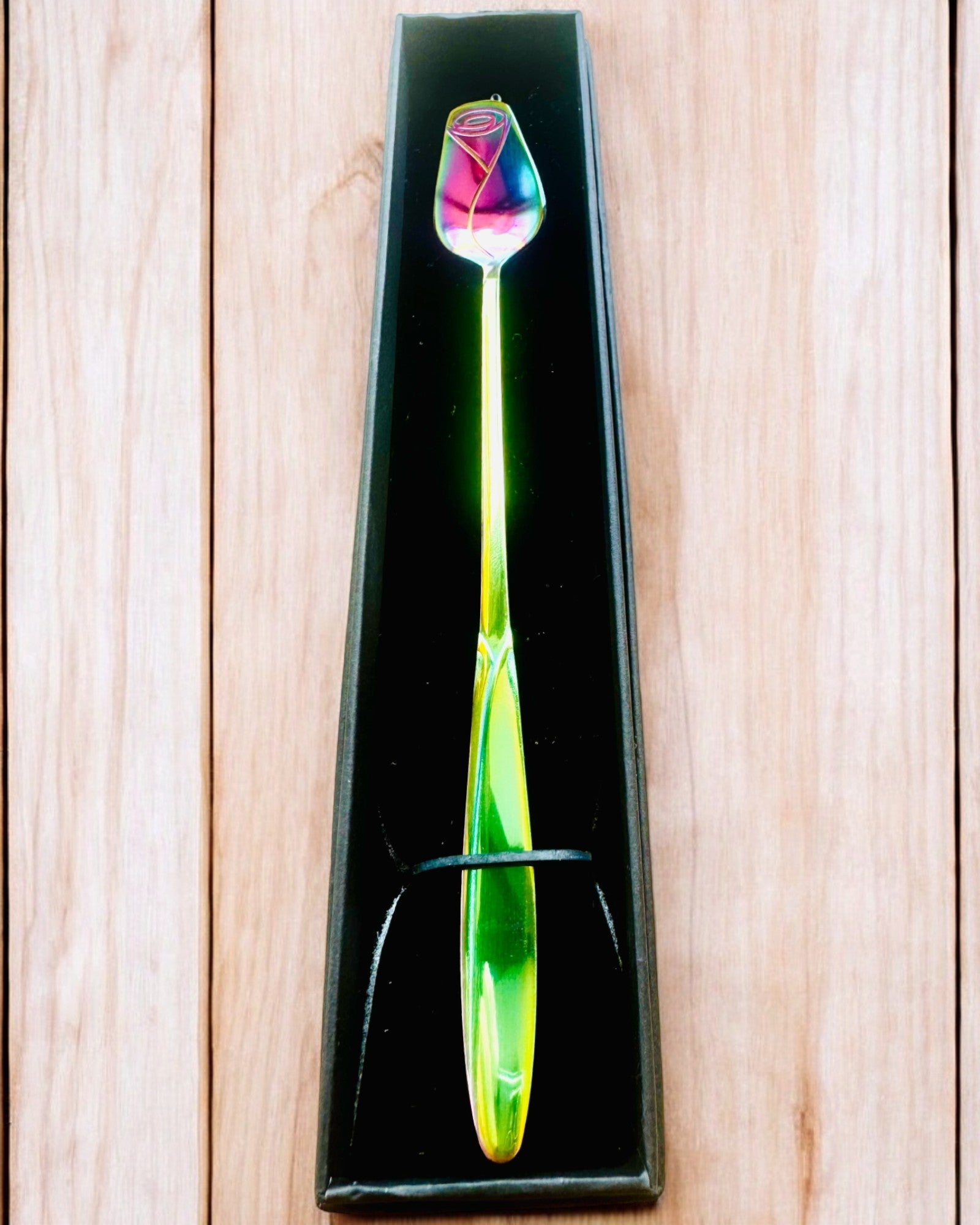 Linguriță Personalizată cu Trandafir cu Opțiune de Gravare pentru cadou - 3 variante de culori disponibile