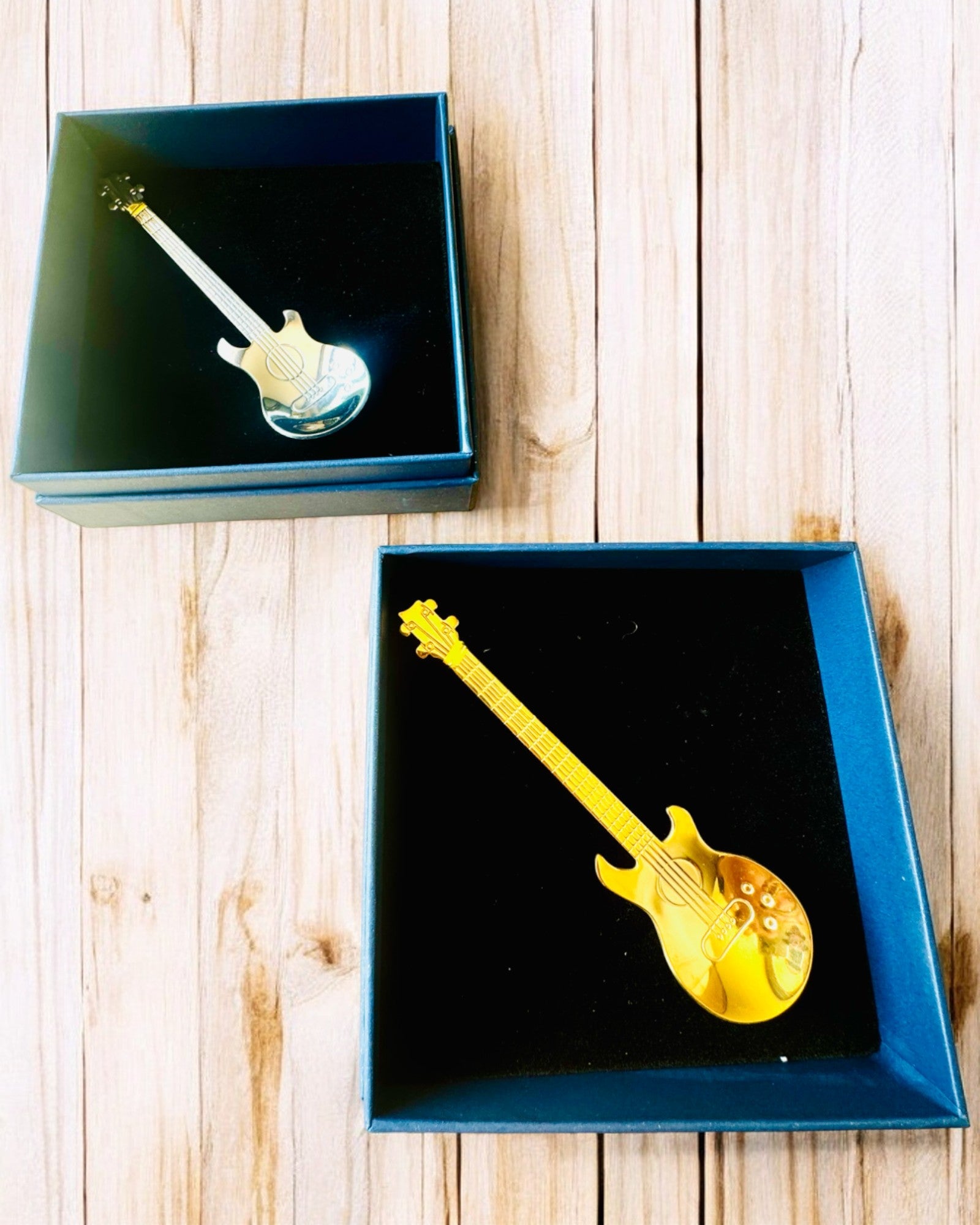 Linguriță „Strunowy Hit” cu opțiune de gravare, 2 variante de culoare la alegere