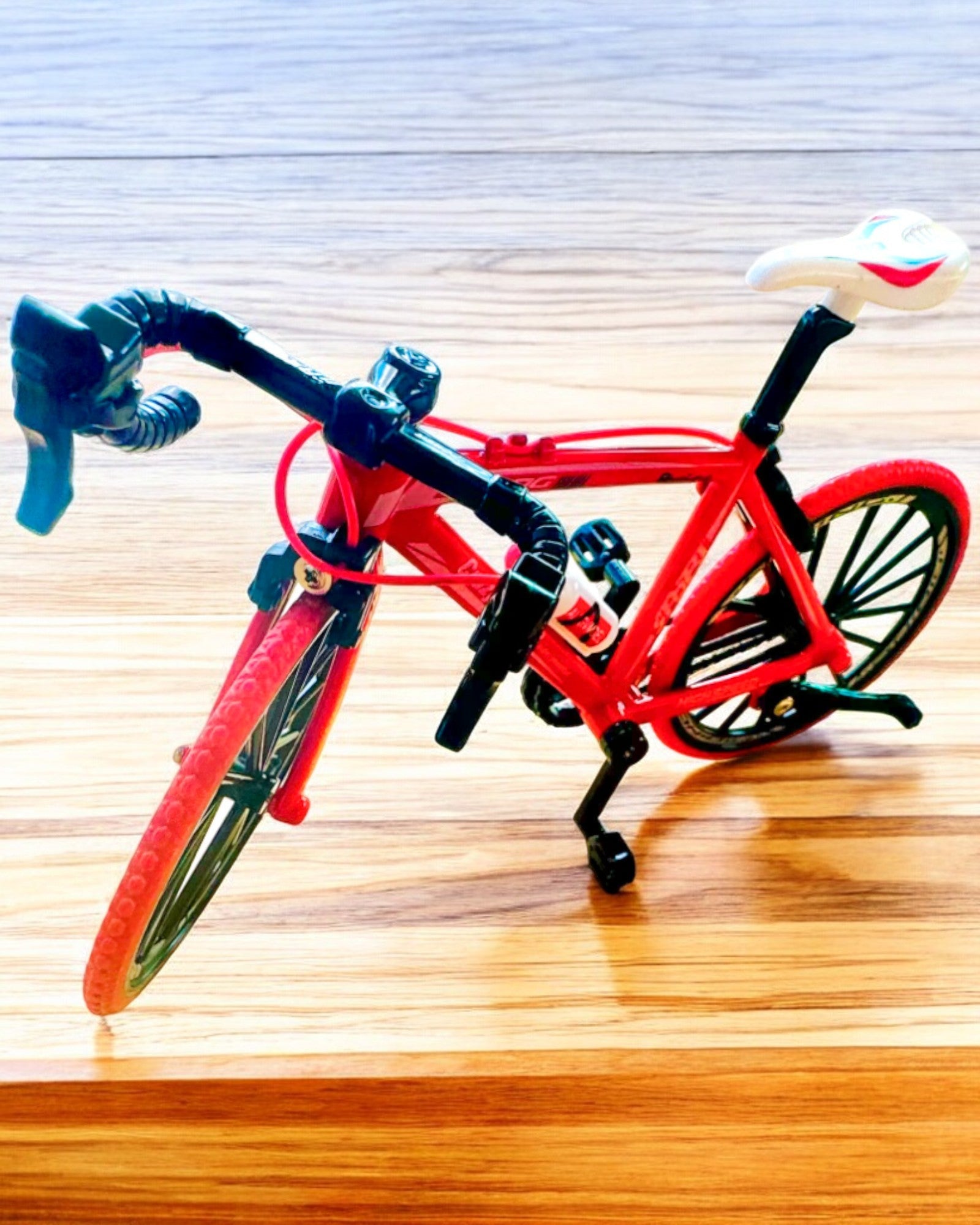 Model Miniatural Metalic Bicicletă Roșie "SpeedMaster" personalizare cu gravură pentru cadou, 2 variante de culori