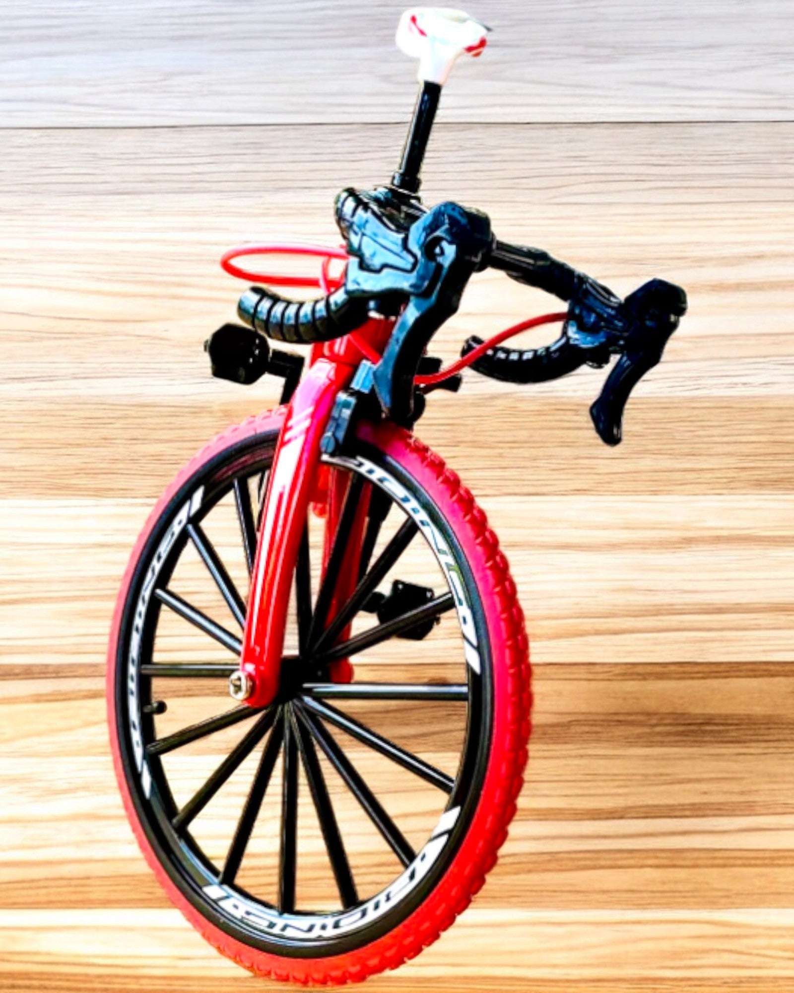 Model Miniatural Metalic Bicicletă Roșie "SpeedMaster" personalizare cu gravură pentru cadou, 2 variante de culori