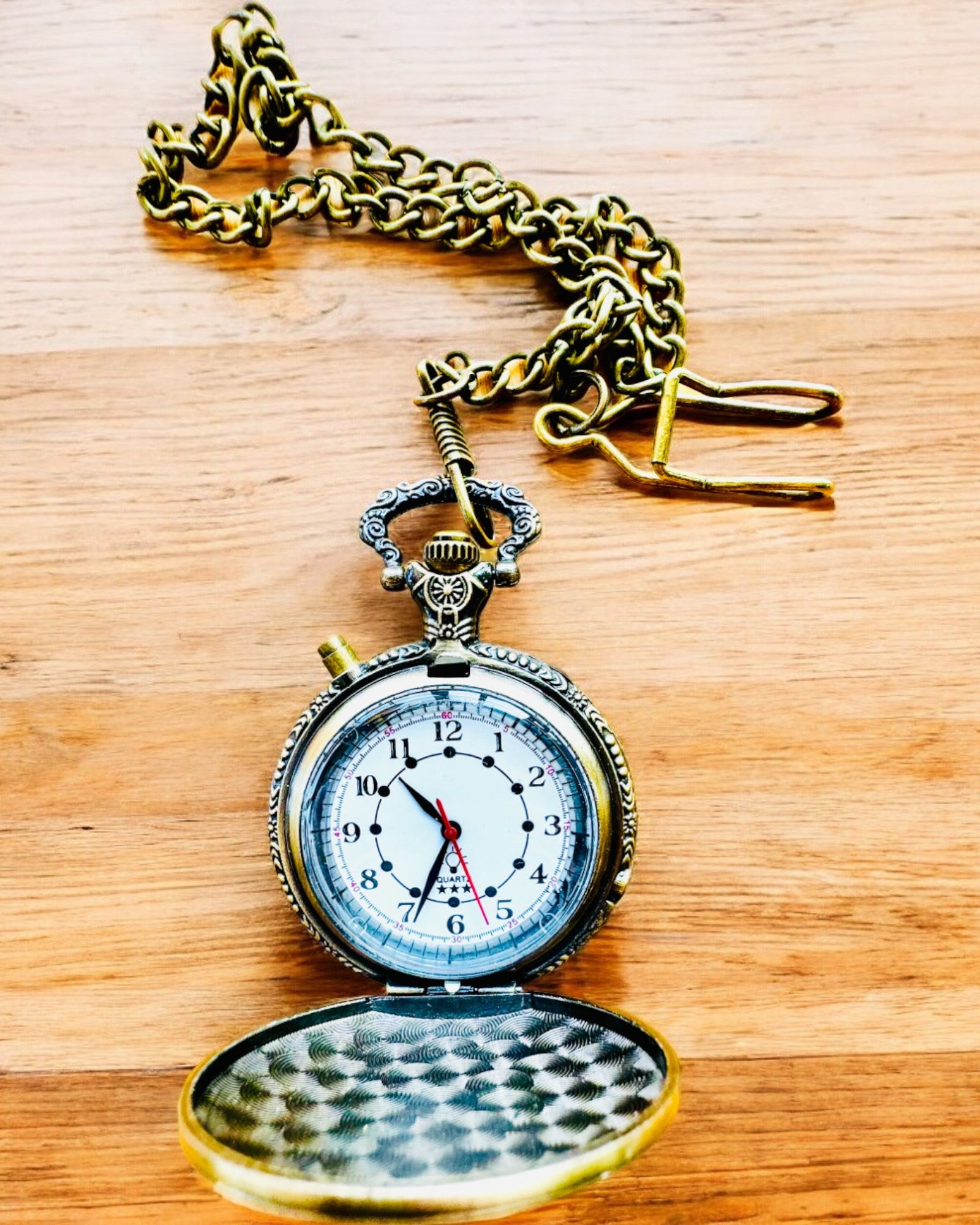 Ceas de buzunar „Motocyklowy Elegancik 2” – Gravură pentru cadou, 3 variante de culoare