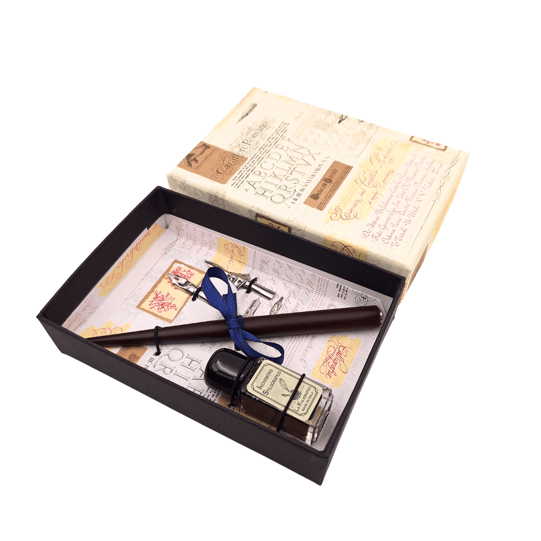 Set de caligrafie cu gravură personalizată - stilou italian cu două penițe și călimară, ideal pentru cadou - ambalaj elegant 12.5x8,5x3cm
