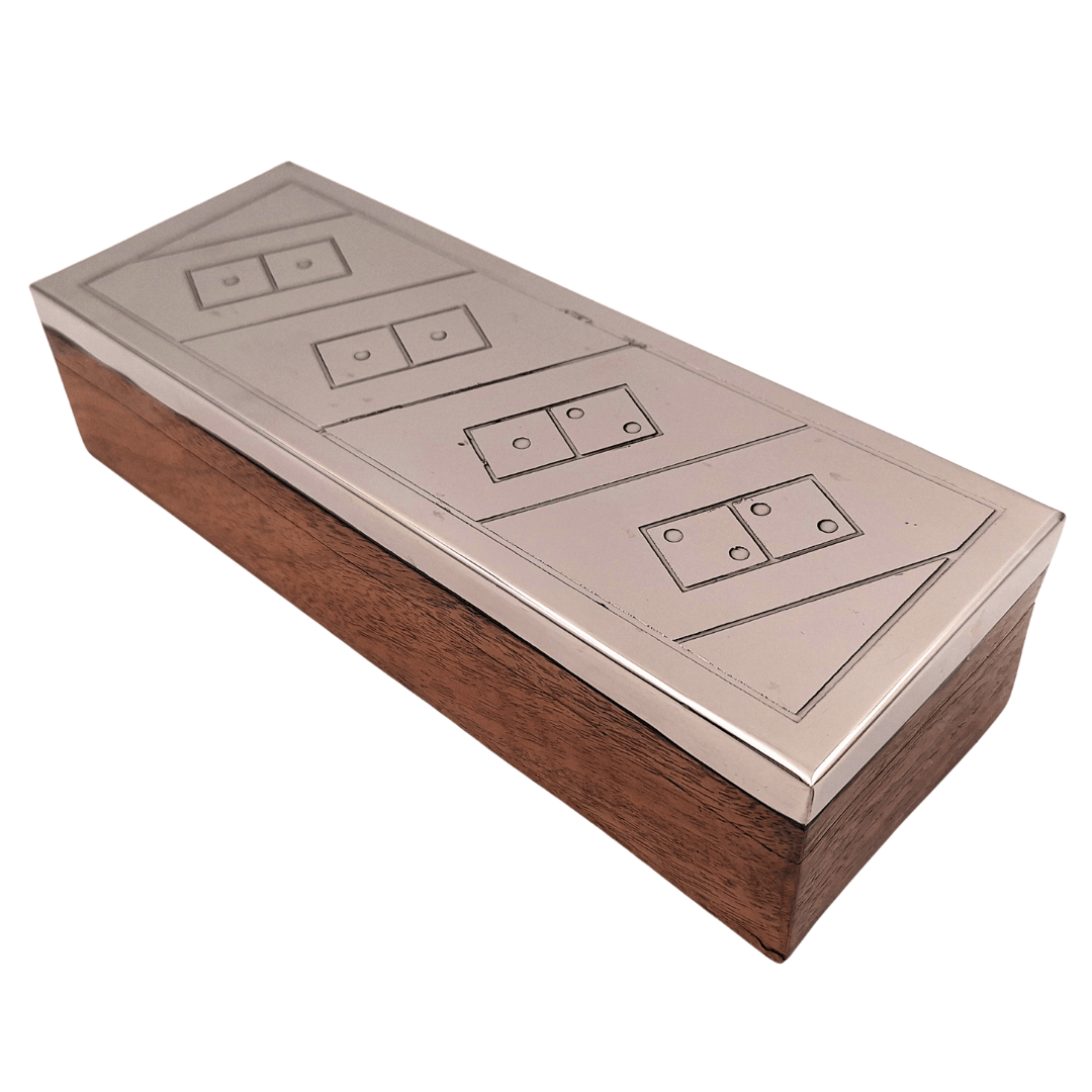 Domino elegant în cutie de lemn cu capac din aluminiu