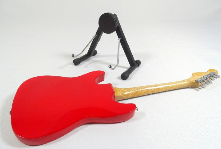 Mini chitară Dire Straits Mark Knopfler MGT-0581 cu posibilitate de personalizare prin gravură