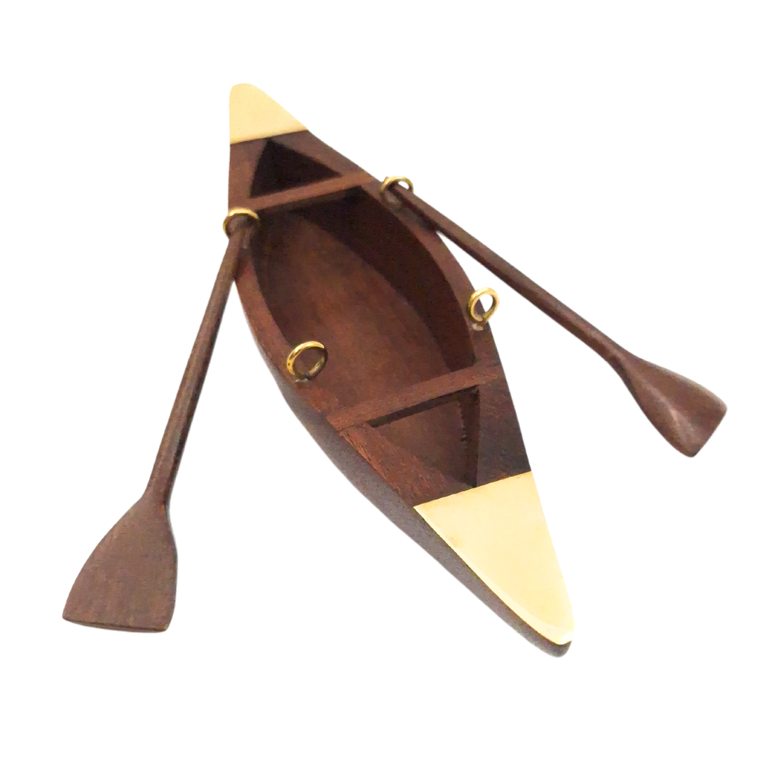 Model elegant din lemn de barcă 25 cm - Decorațiune pentru birou cu elemente din alamă - Cadou ideal pentru un marinar, cu opțiune de personalizare prin gravură - Stil marin și retro