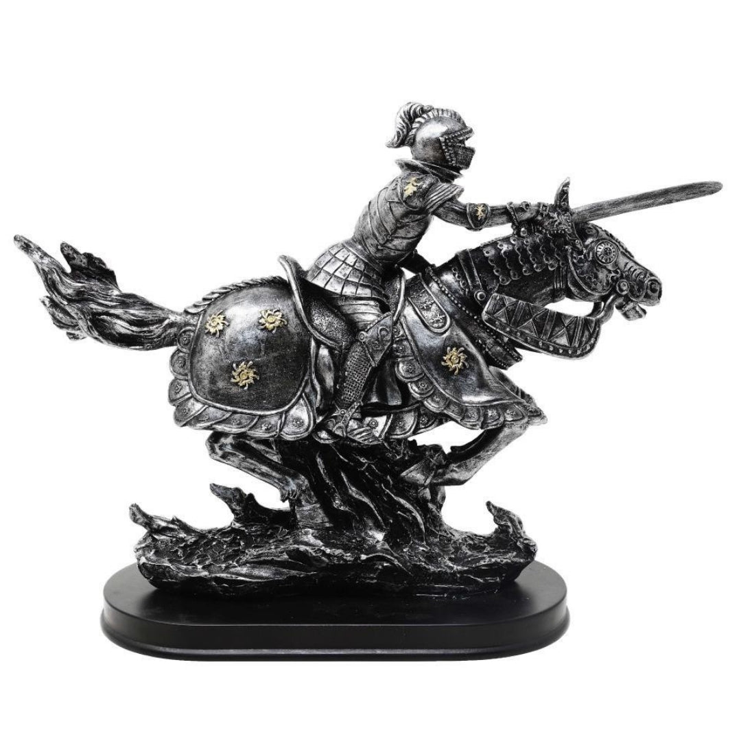 Figurină Cavaler pe cal 31cm – polyresin pictat manual, cu posibilitate de personalizare prin gravură