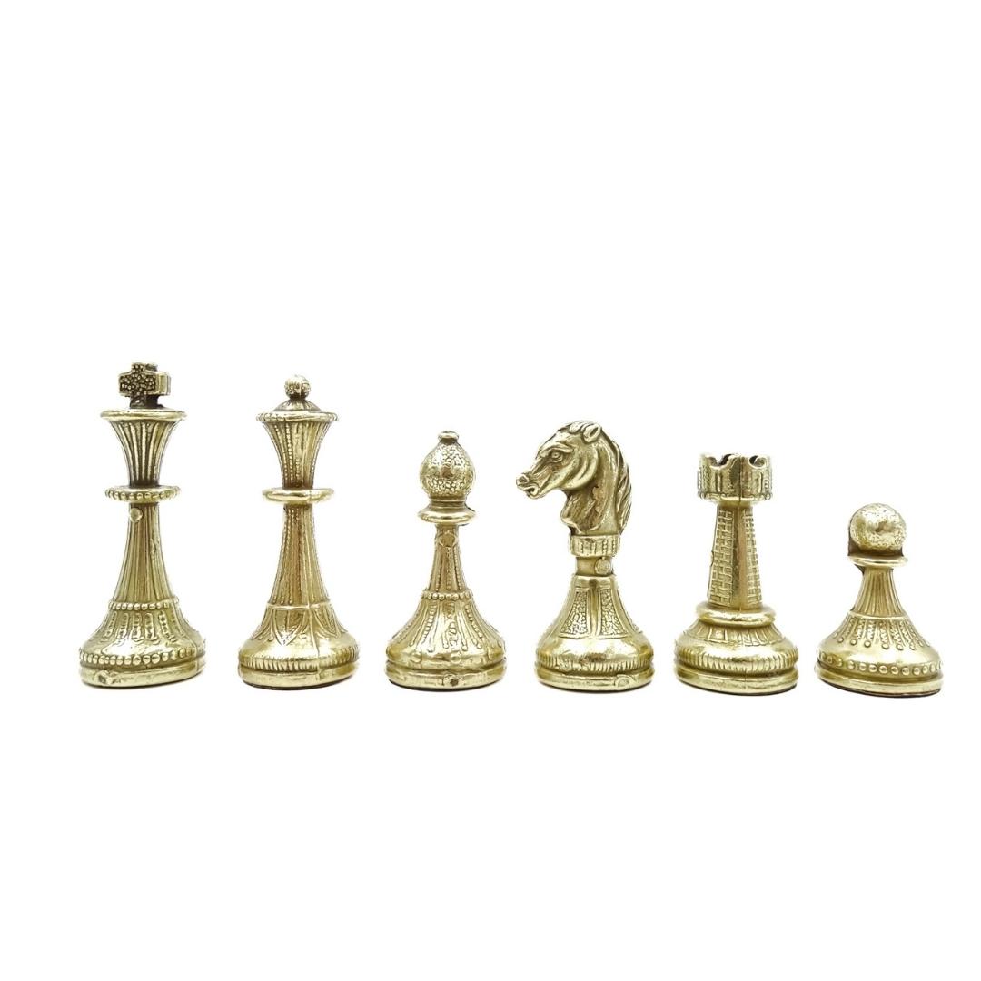 Șah exclusiv din metal Italfama 28x28 cm cu posibilitate de personalizare prin gravură, tablă de șah maro-neagră, piese aurii-argintii