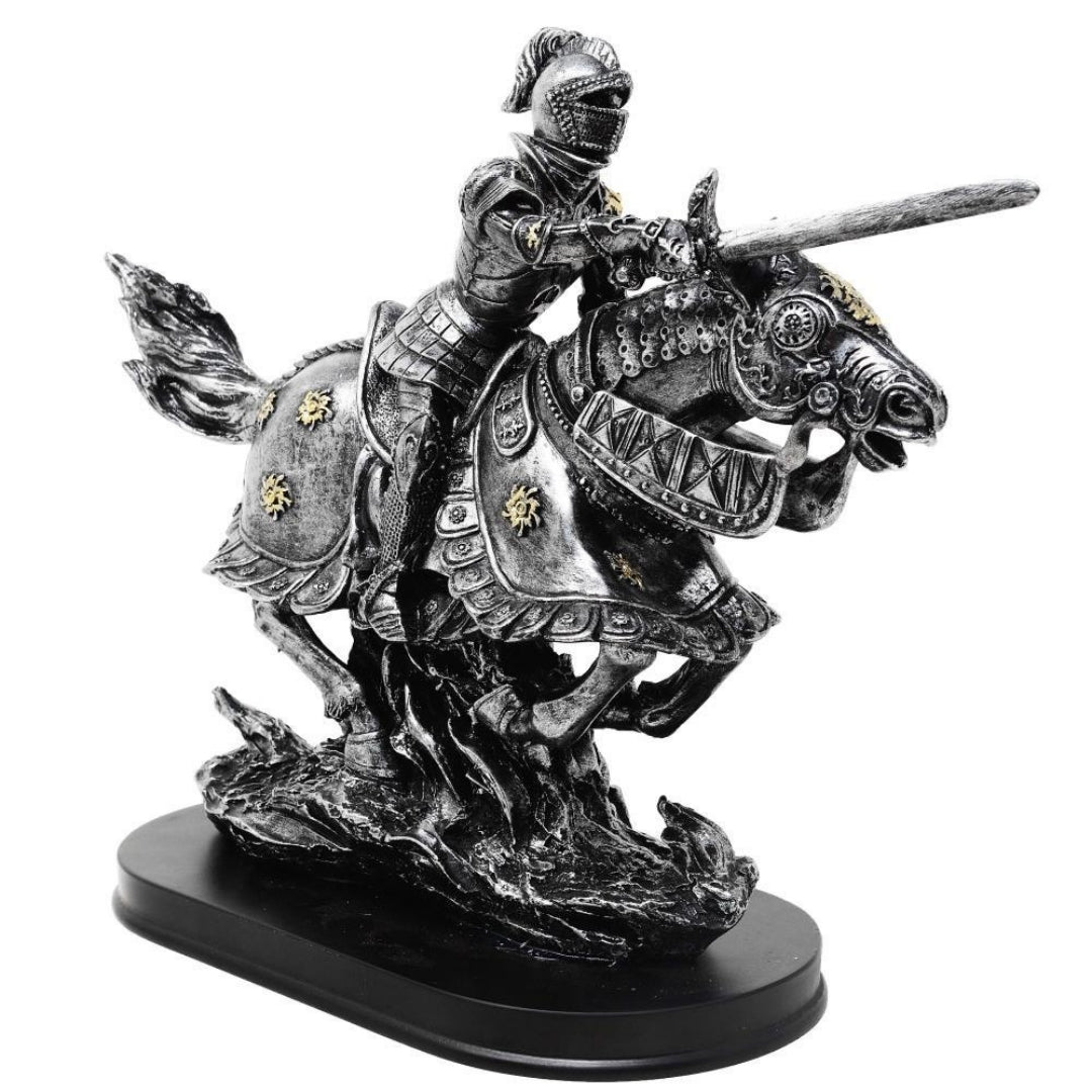 Figurină Cavaler pe cal 31cm – polyresin pictat manual, cu posibilitate de personalizare prin gravură
