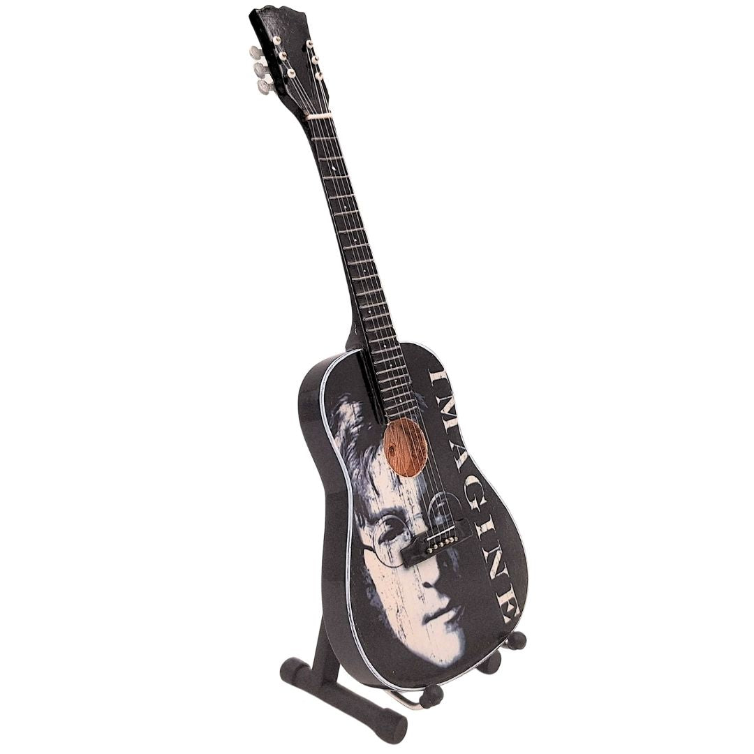 Mini-chitară decorativă John Lennon The Beatles 24 cm, cu gravură personalizată