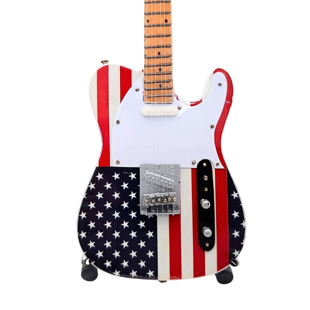 Mini chitară de colecție MGT-2639 în stil Bruce Springsteen, cu posibilitate de personalizare prin gravură, realizată manual din mahon, cadou ideal pentru un fan al muzicii, înălțime 27,5 cm