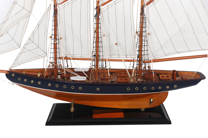 Model de goeletă Atlantic 72cm - replică a navei legendare, personalizabilă prin gravură - cadou ideal pentru iubitorii de navigație - realizat din lemn, cu vele din material textil