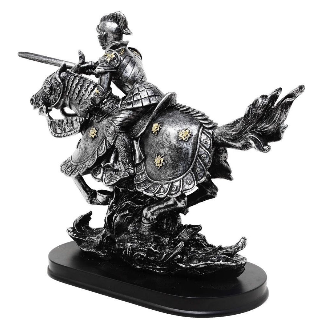 Figurină Cavaler pe cal 31cm – polyresin pictat manual, cu posibilitate de personalizare prin gravură